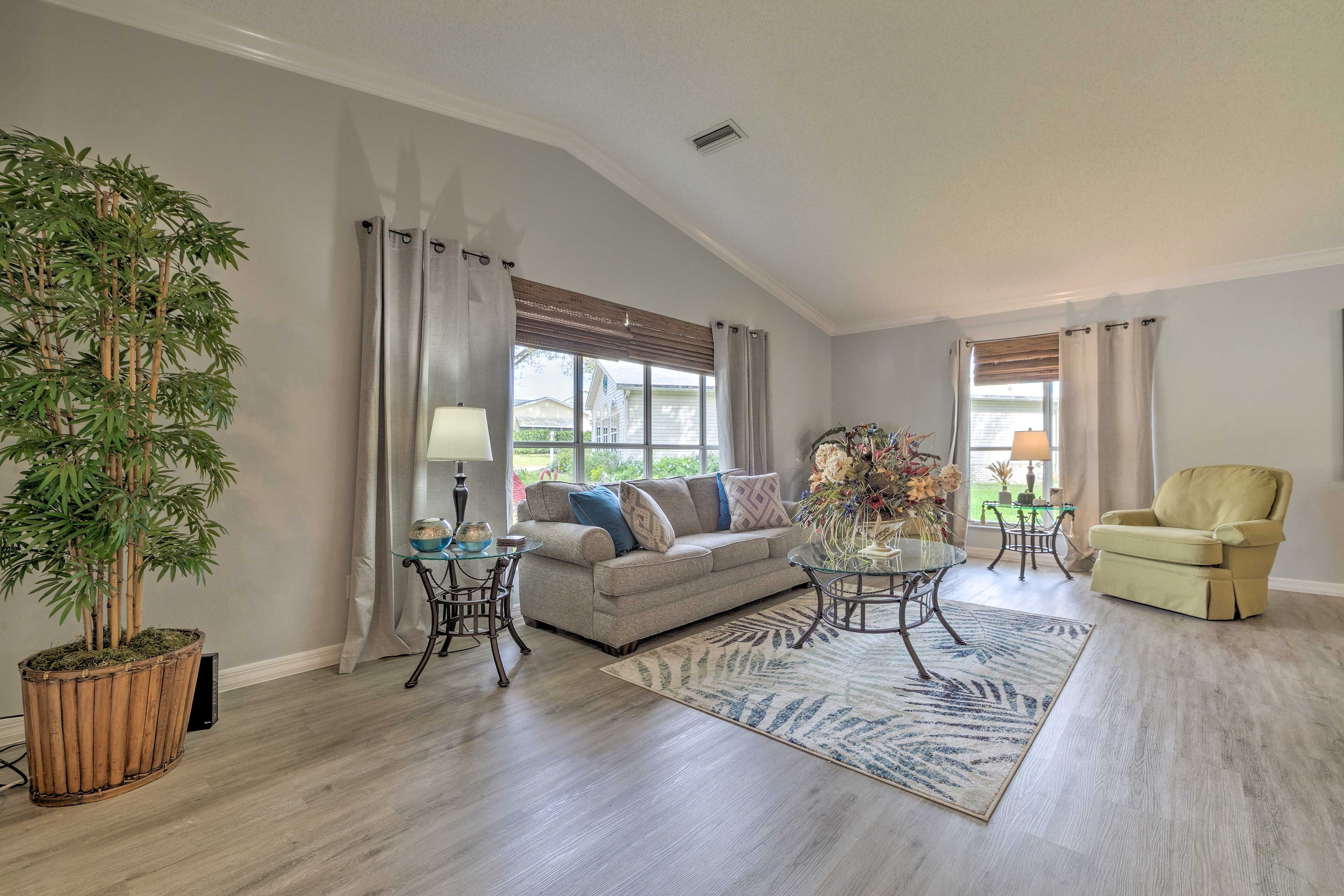 Living Room | Towels & Linens | Central A/C