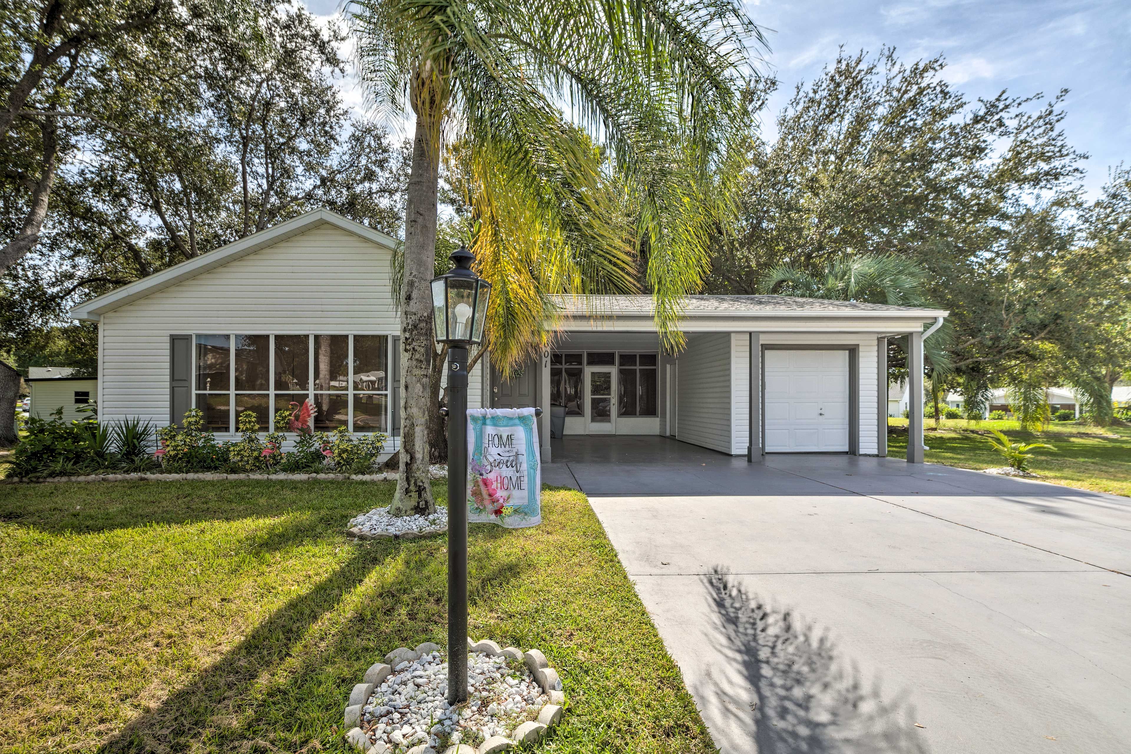 Property Exterior | Garage Parking (1 Vehicle) | Driveway/Carport (1 Vehicle)