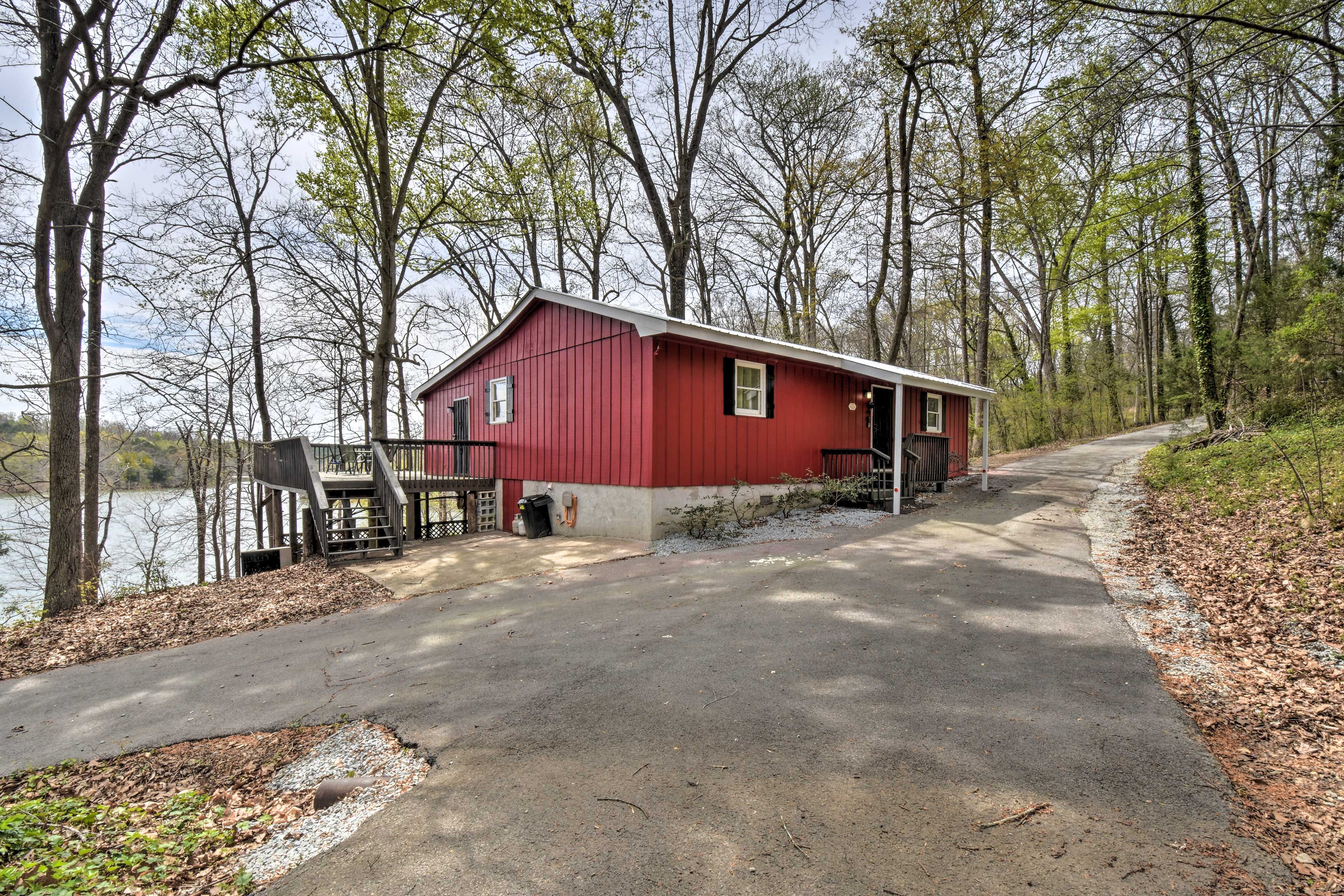 Lavonia Vacation Rental | 3BR | 2BA | Stairs Required | 1,320 Sq Ft