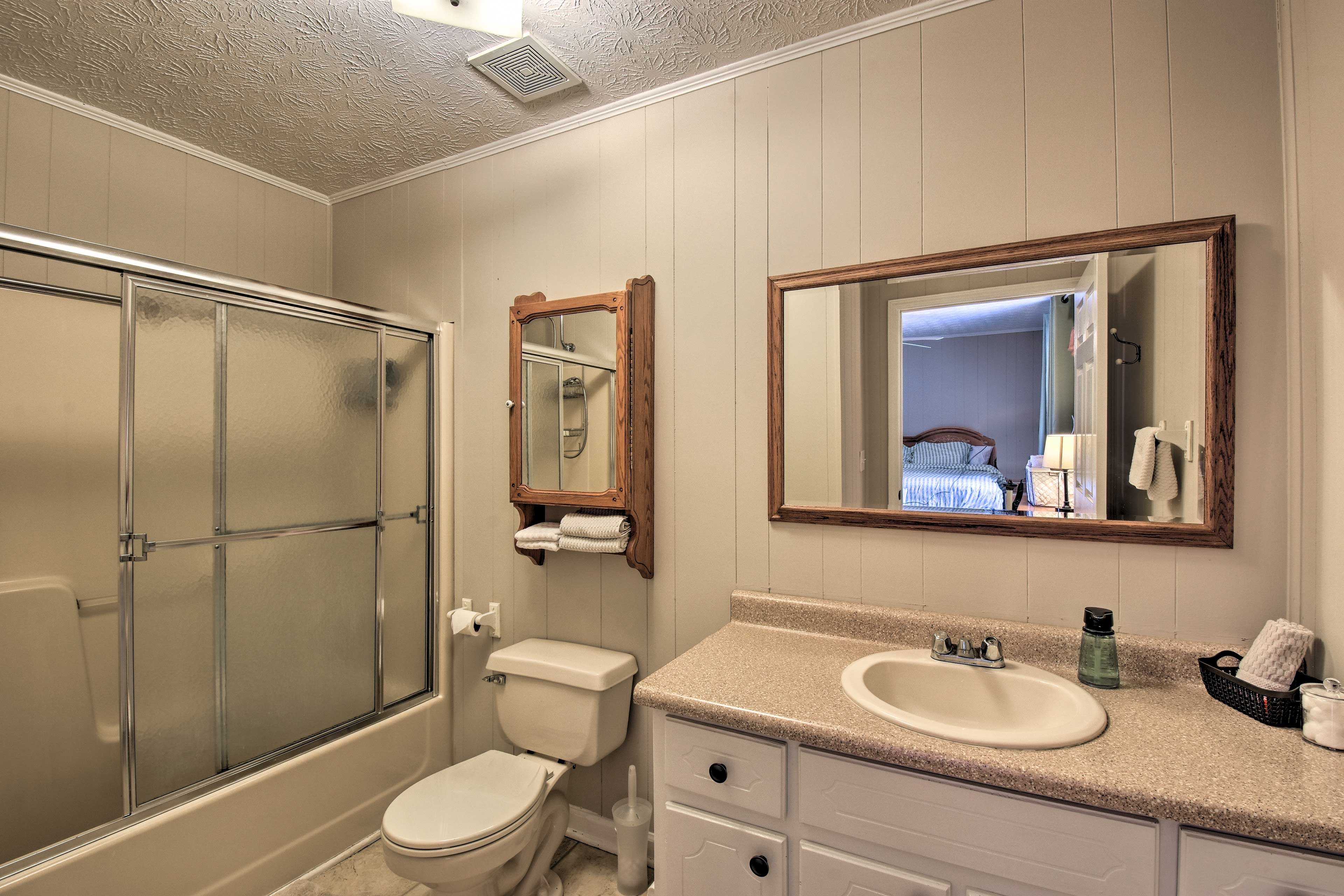En-Suite Bathroom | Towels Provided
