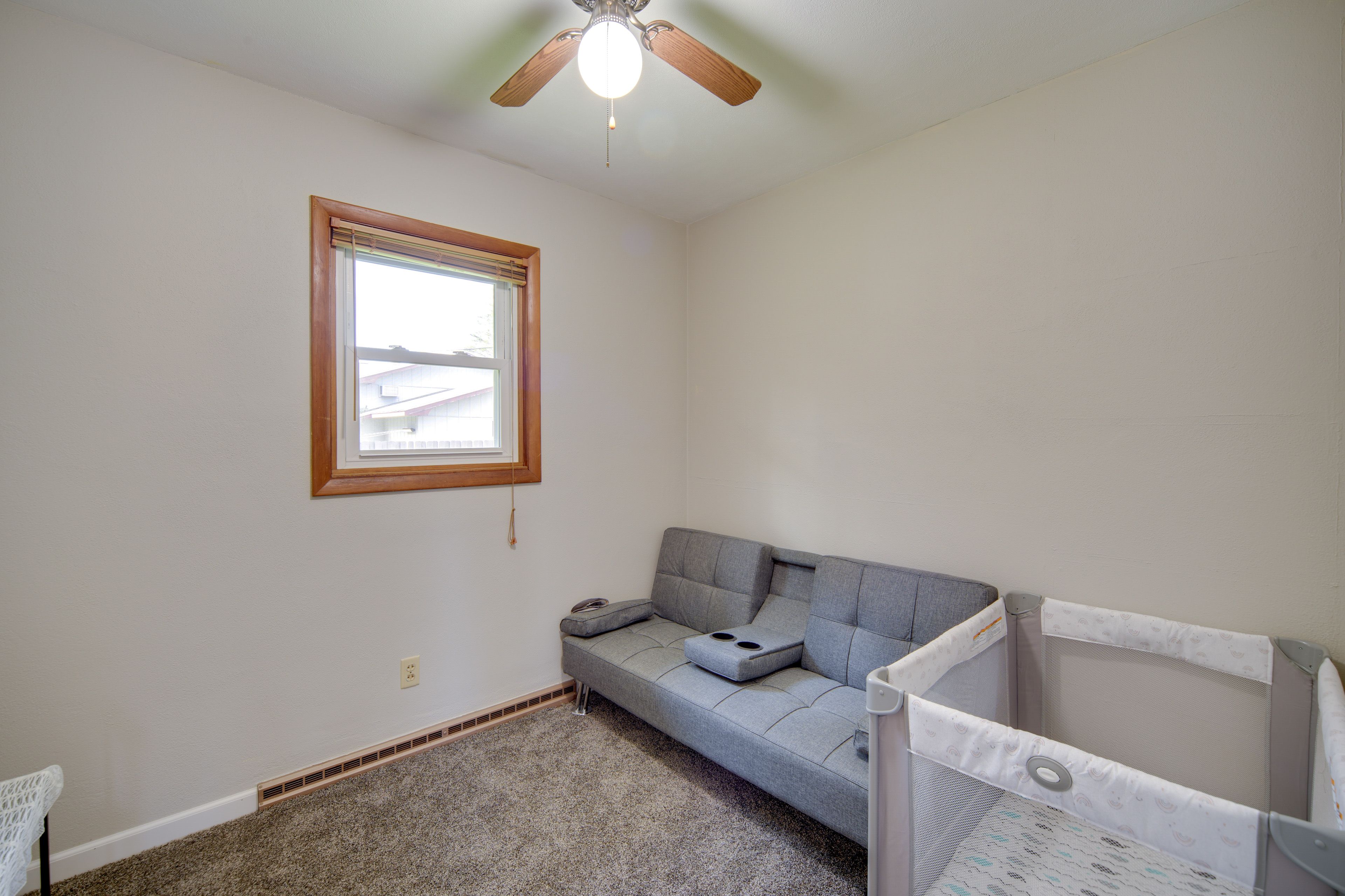 Bedroom 3 | Futon | Smart TV w/ Cable