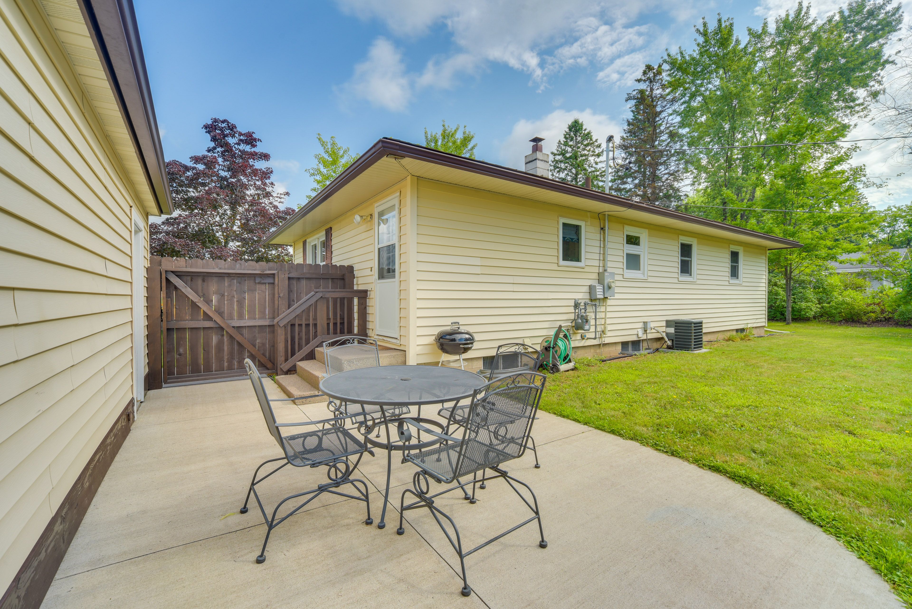 Patio | Charcoal Grill