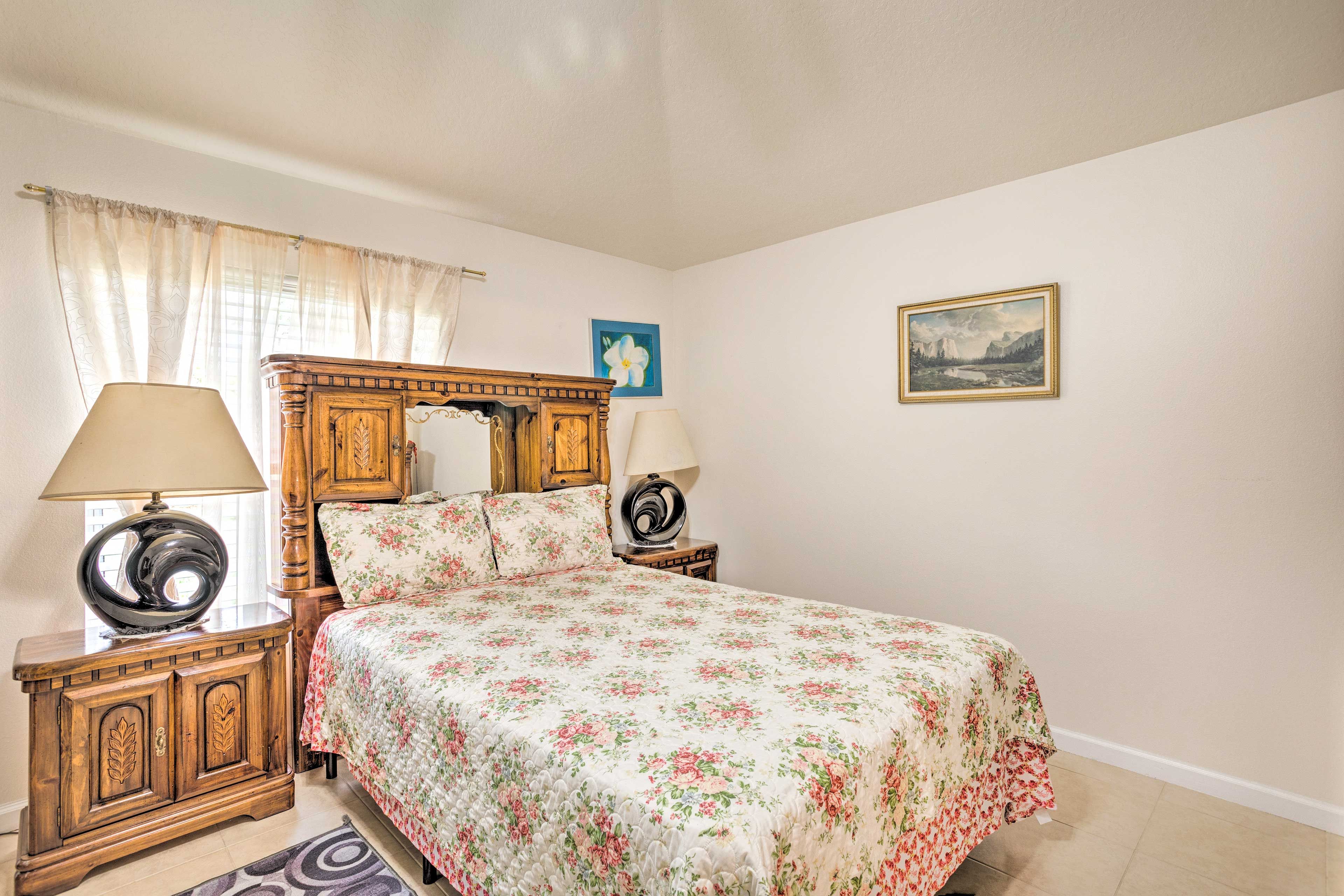 Bedroom 1 | Linens Provided