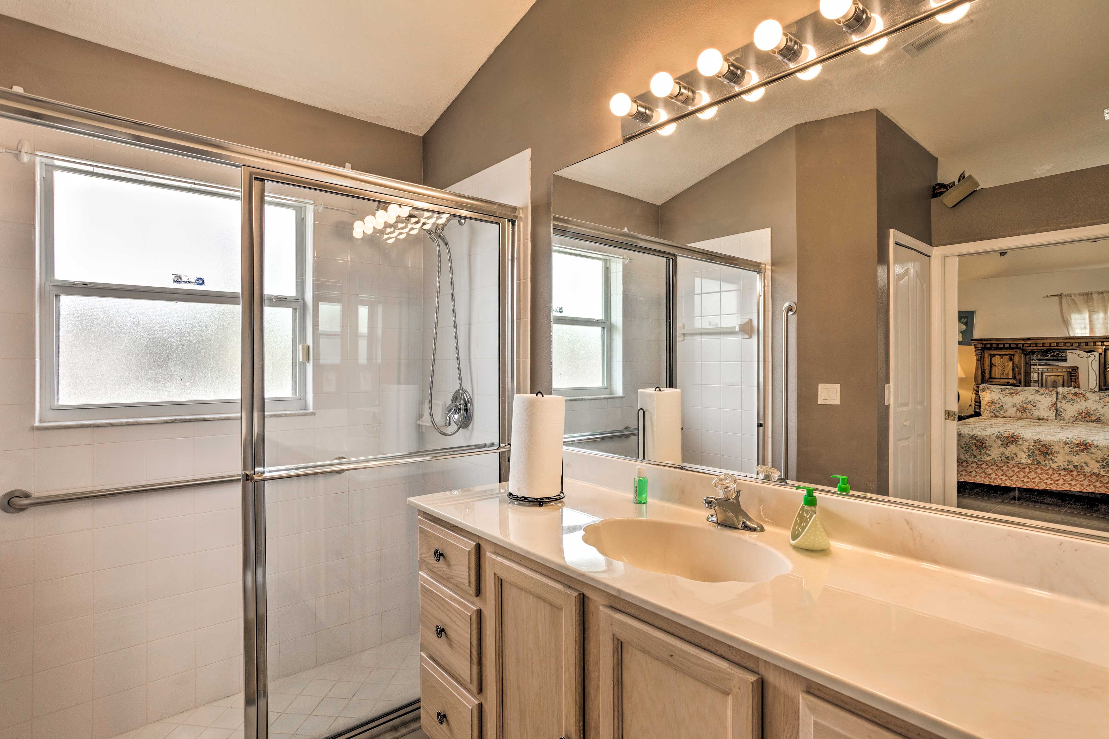 En-Suite Bathroom | Towels Provided