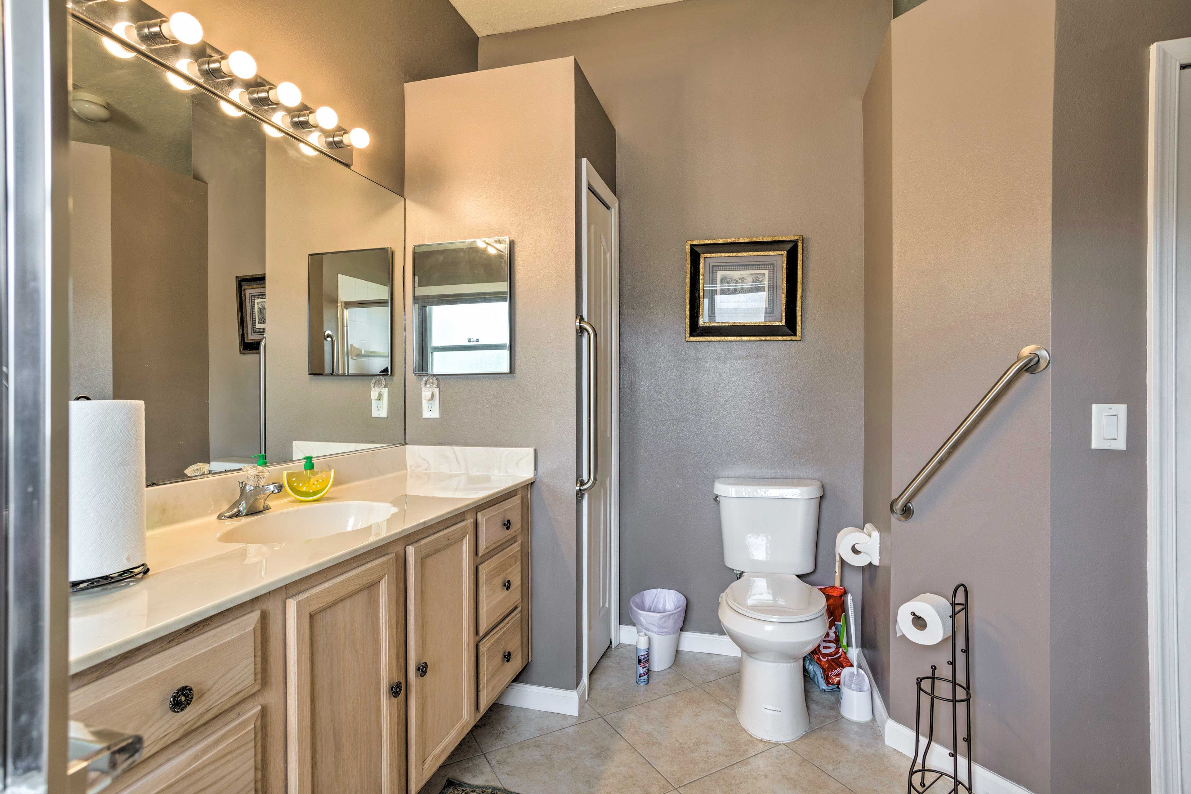 En-Suite Bathroom | Complimentary Toiletries
