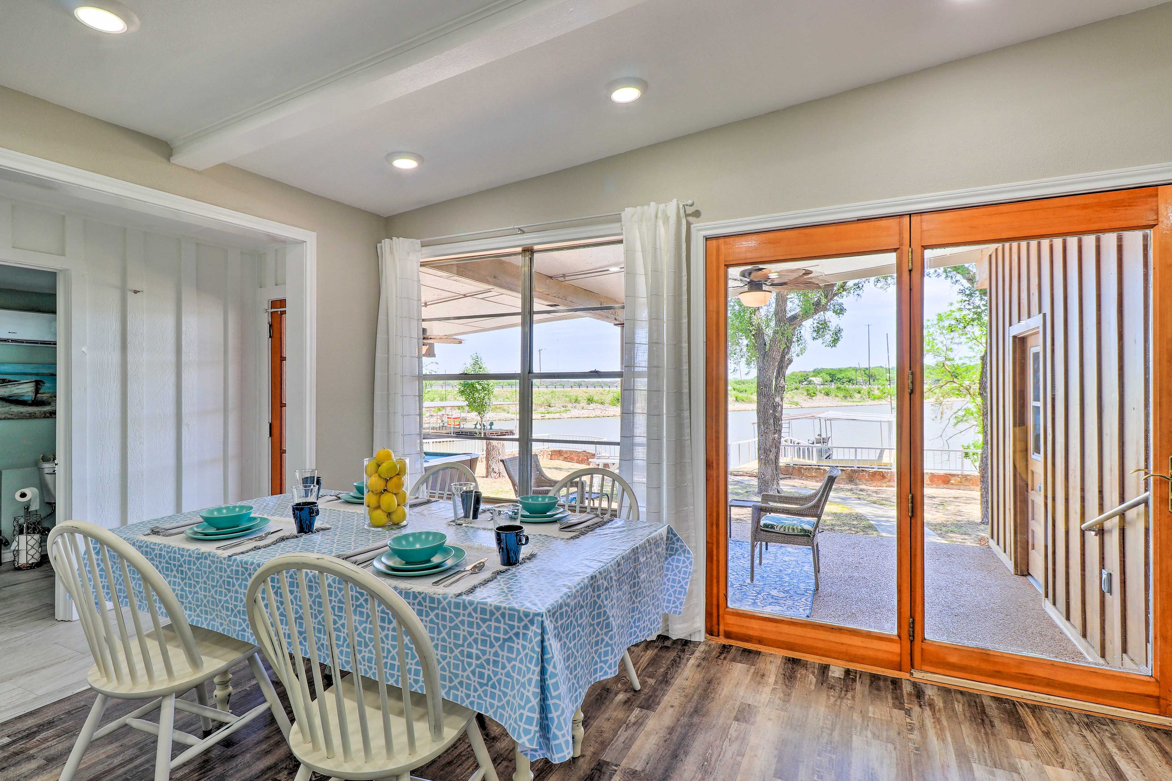 Dining Area | Dishware & Flatware
