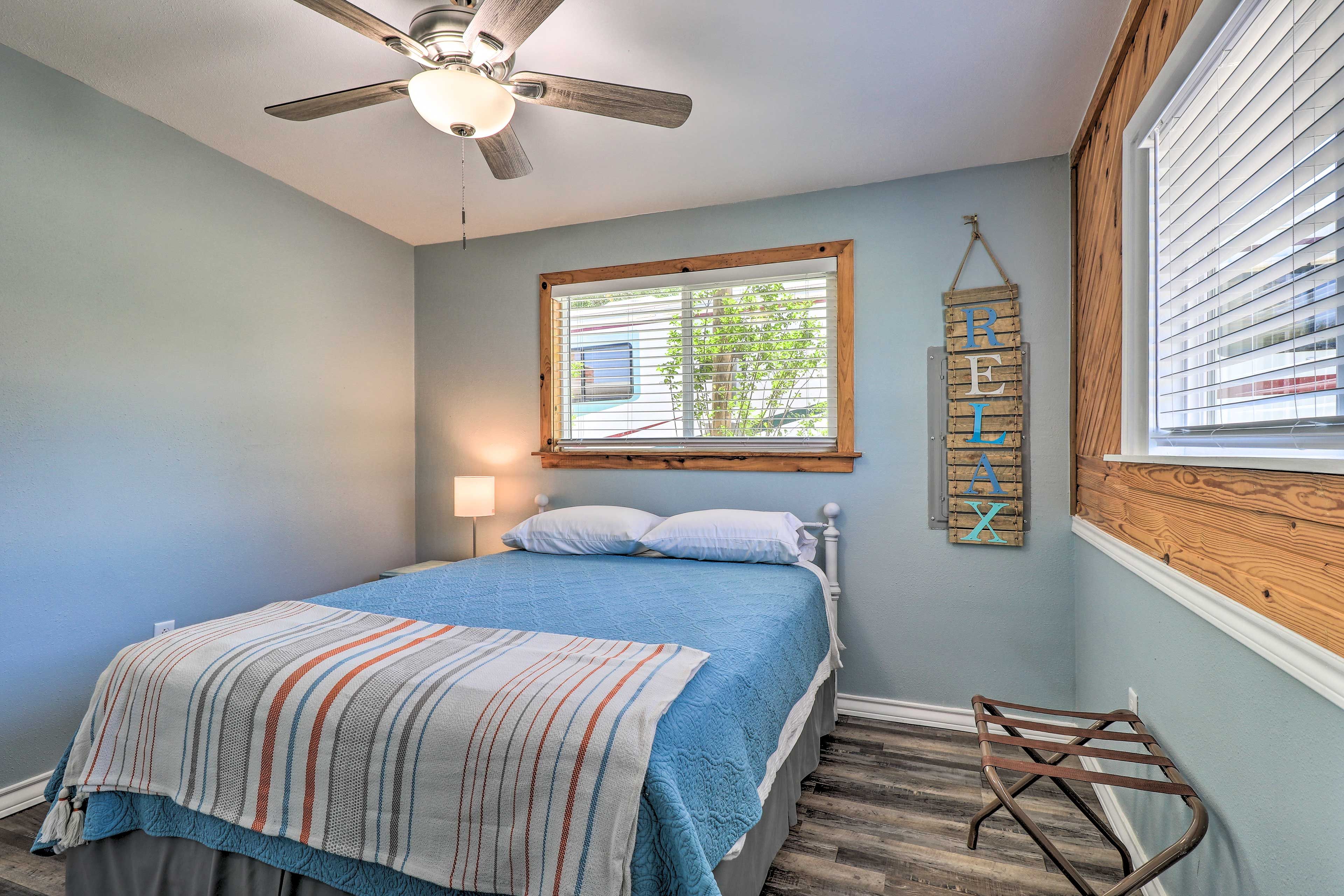 Bedroom 2 | Queen Bed