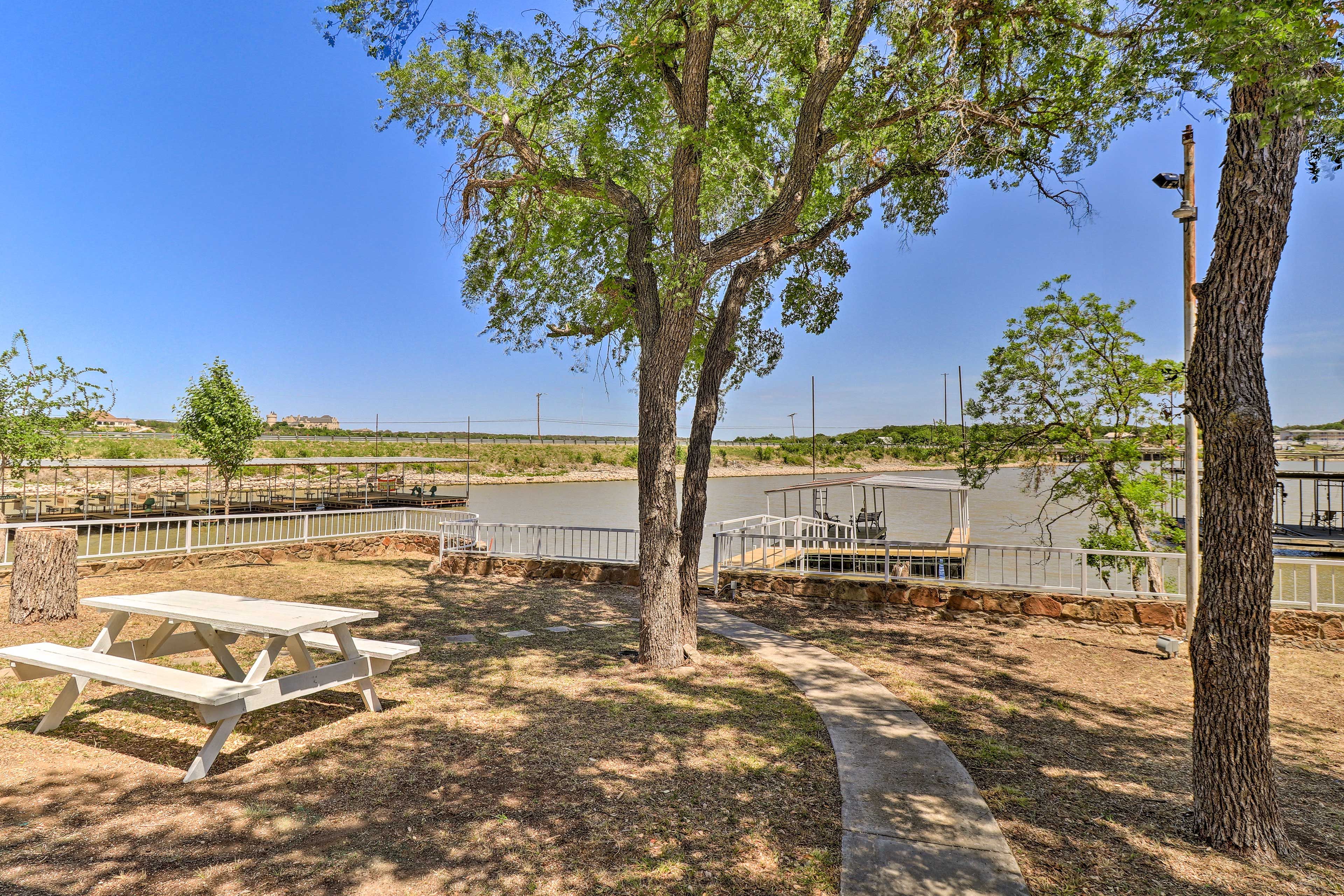 Private Yard | Gas Grill