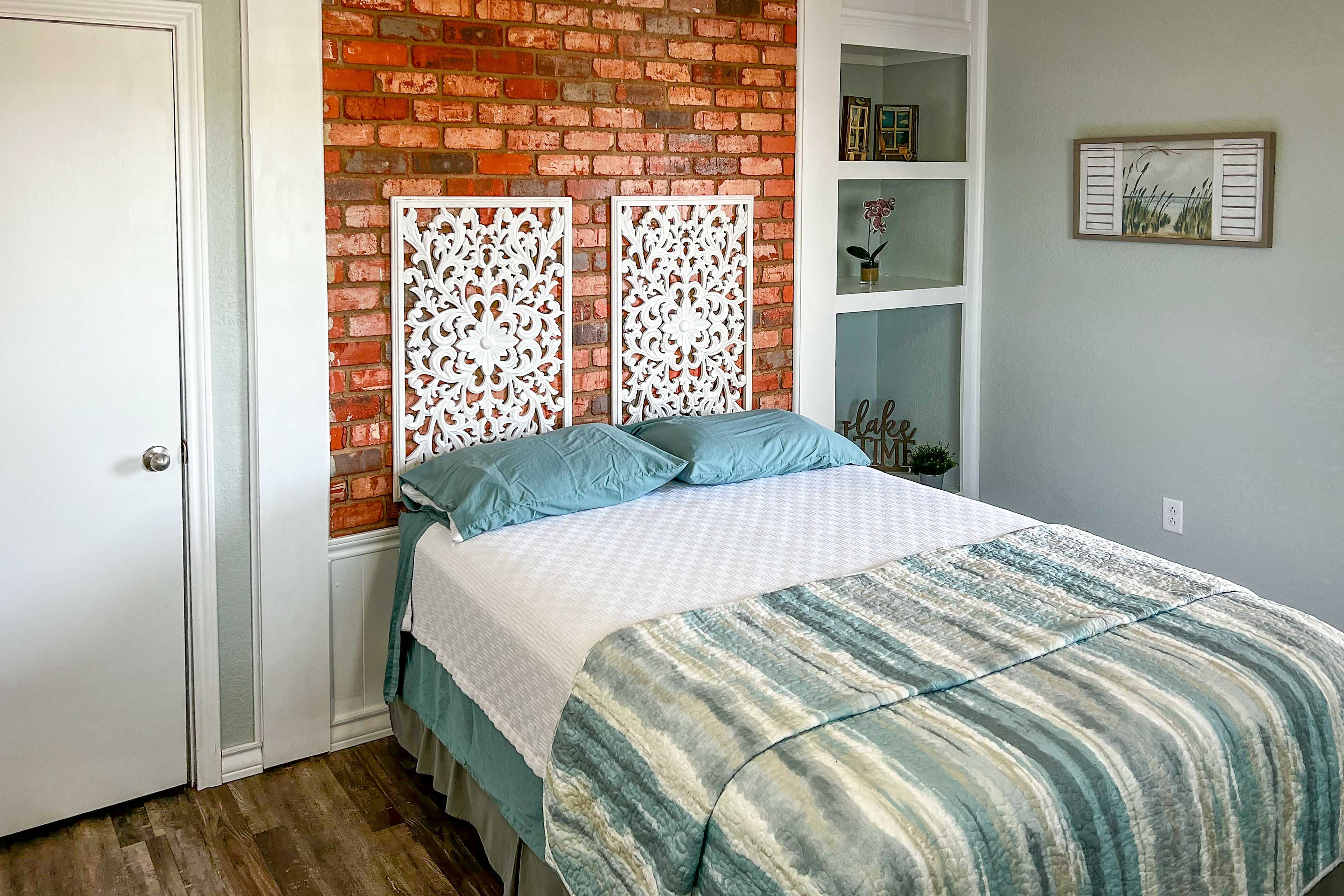 Bedroom 3 | Queen Bed
