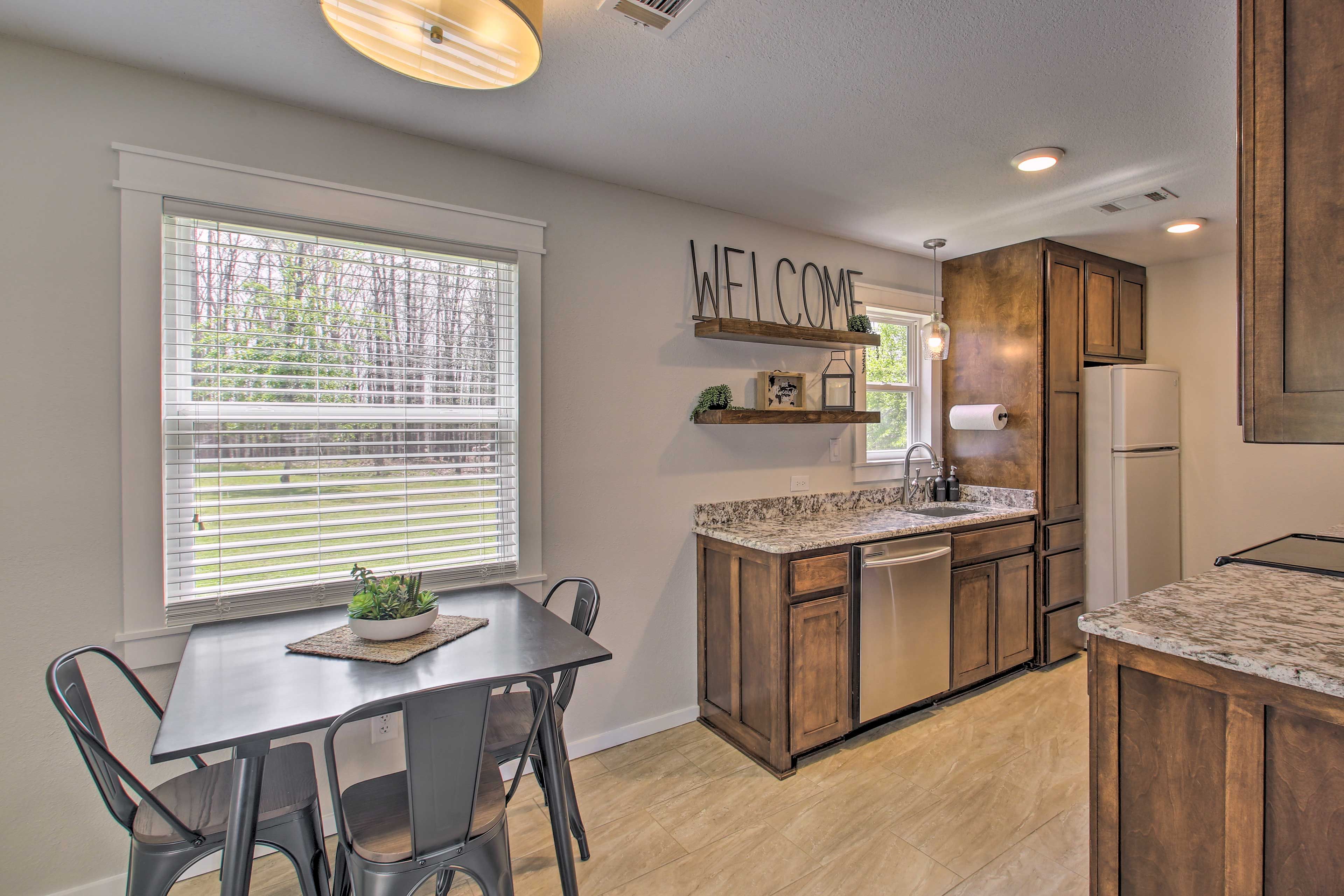 Dining Area | Dishware/Flatware