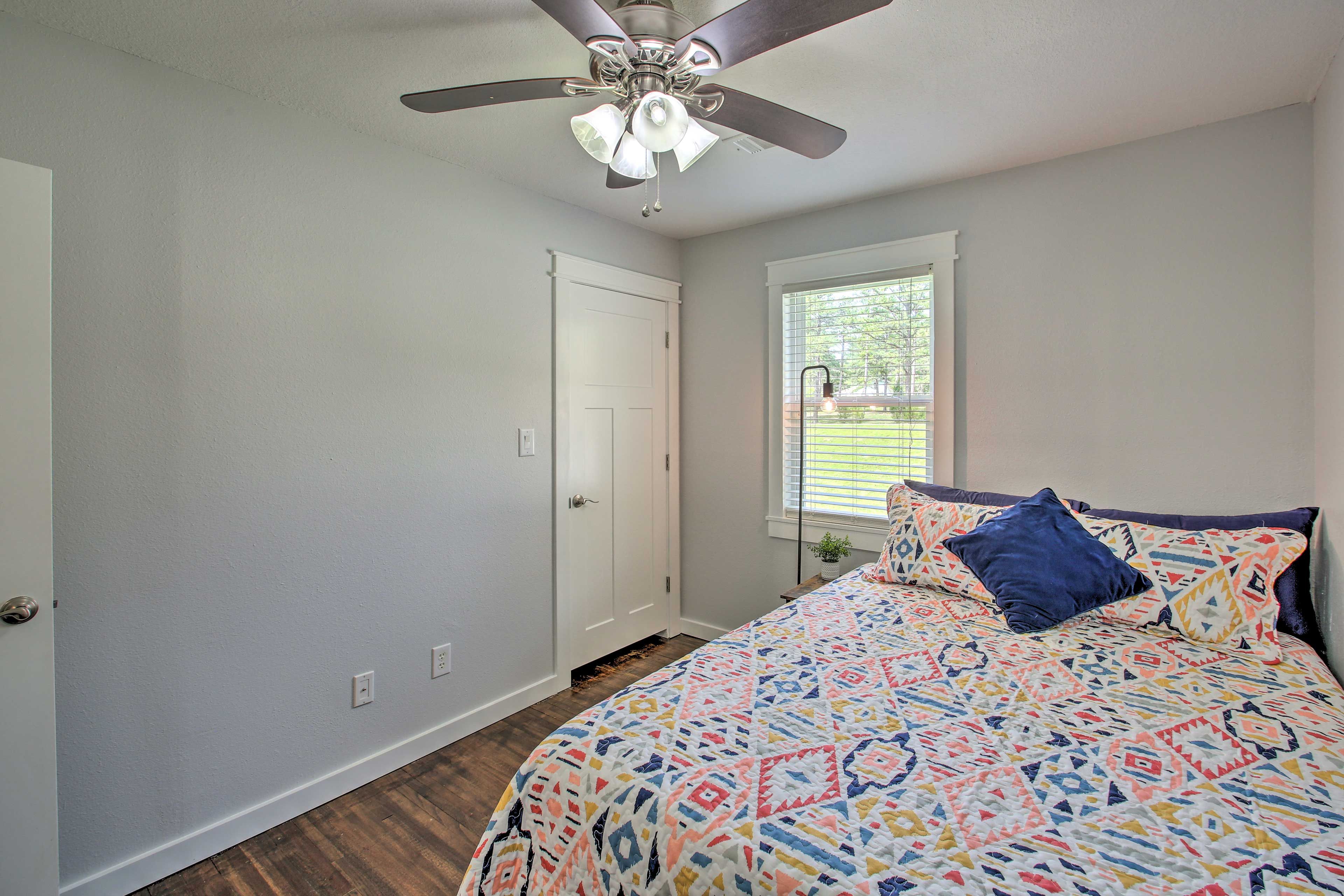 Bedroom 2 | Hangers