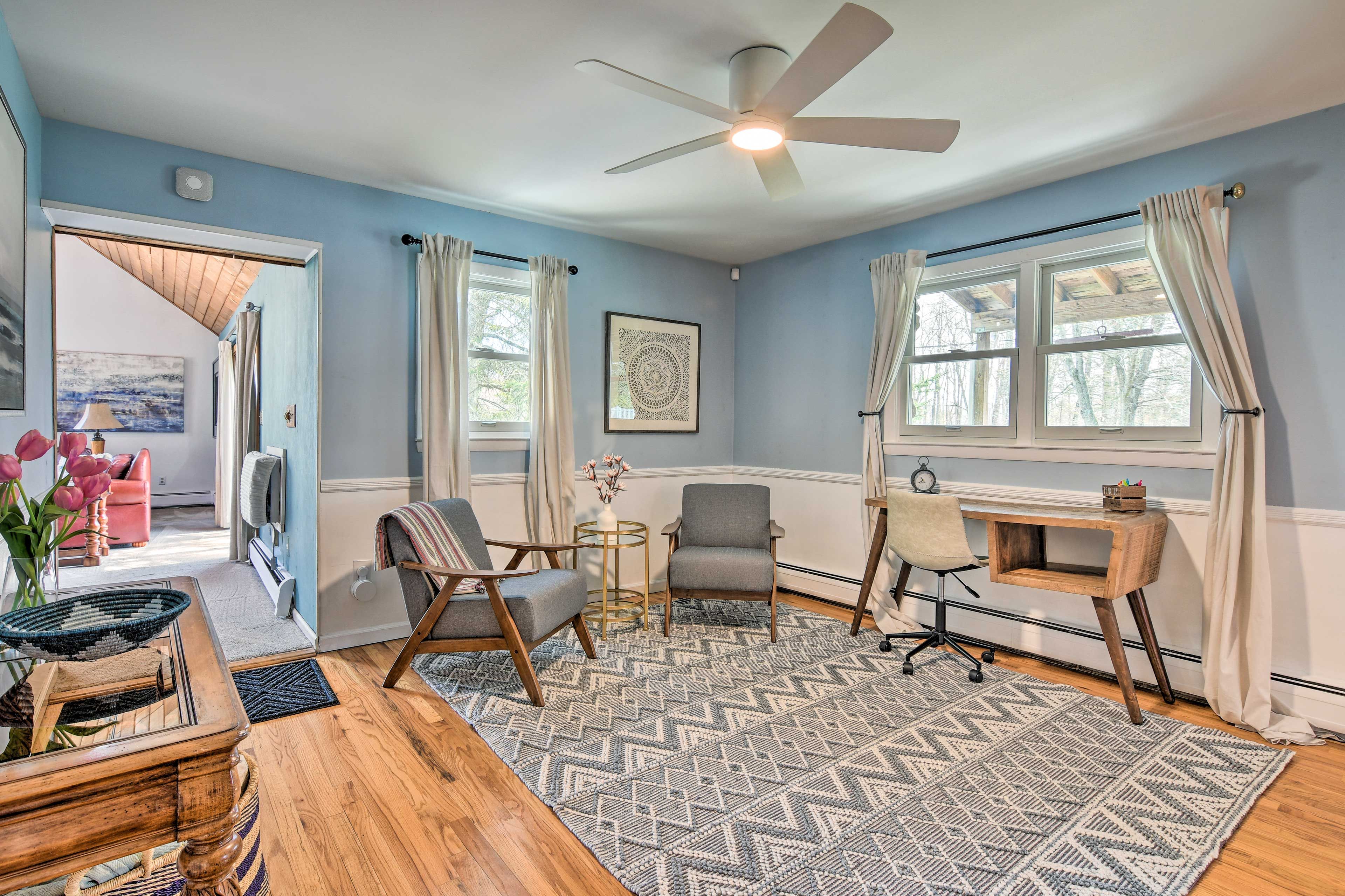 Sitting Room | Laptop Friendly