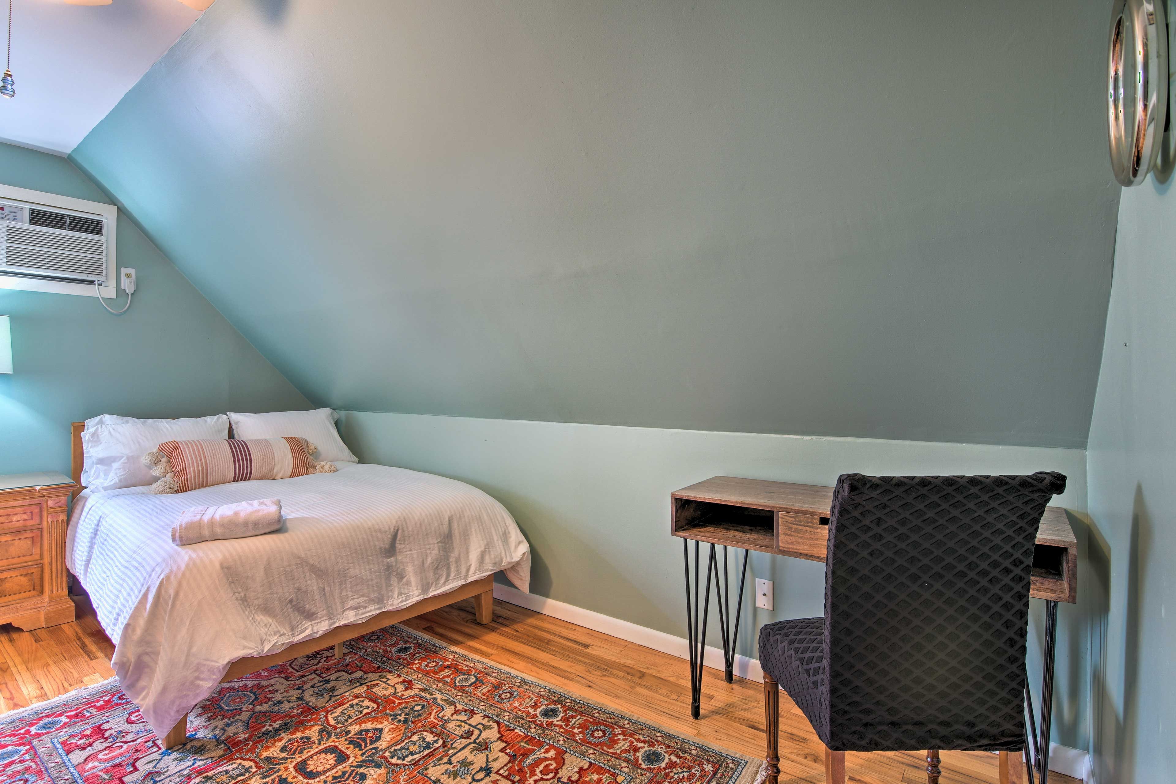Bedroom 2 | Laptop Friendly