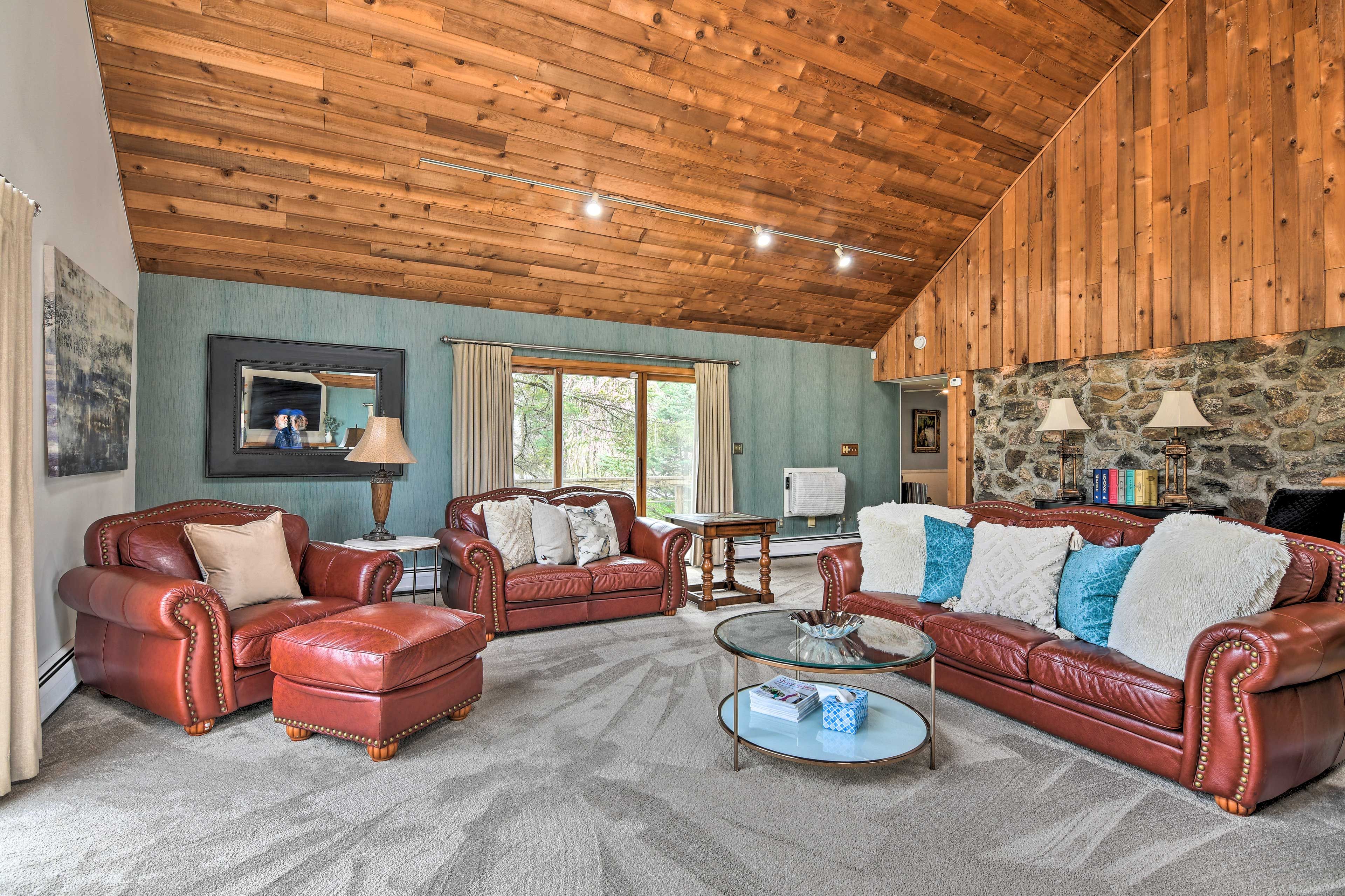 Living Room | Access to Wraparound Deck
