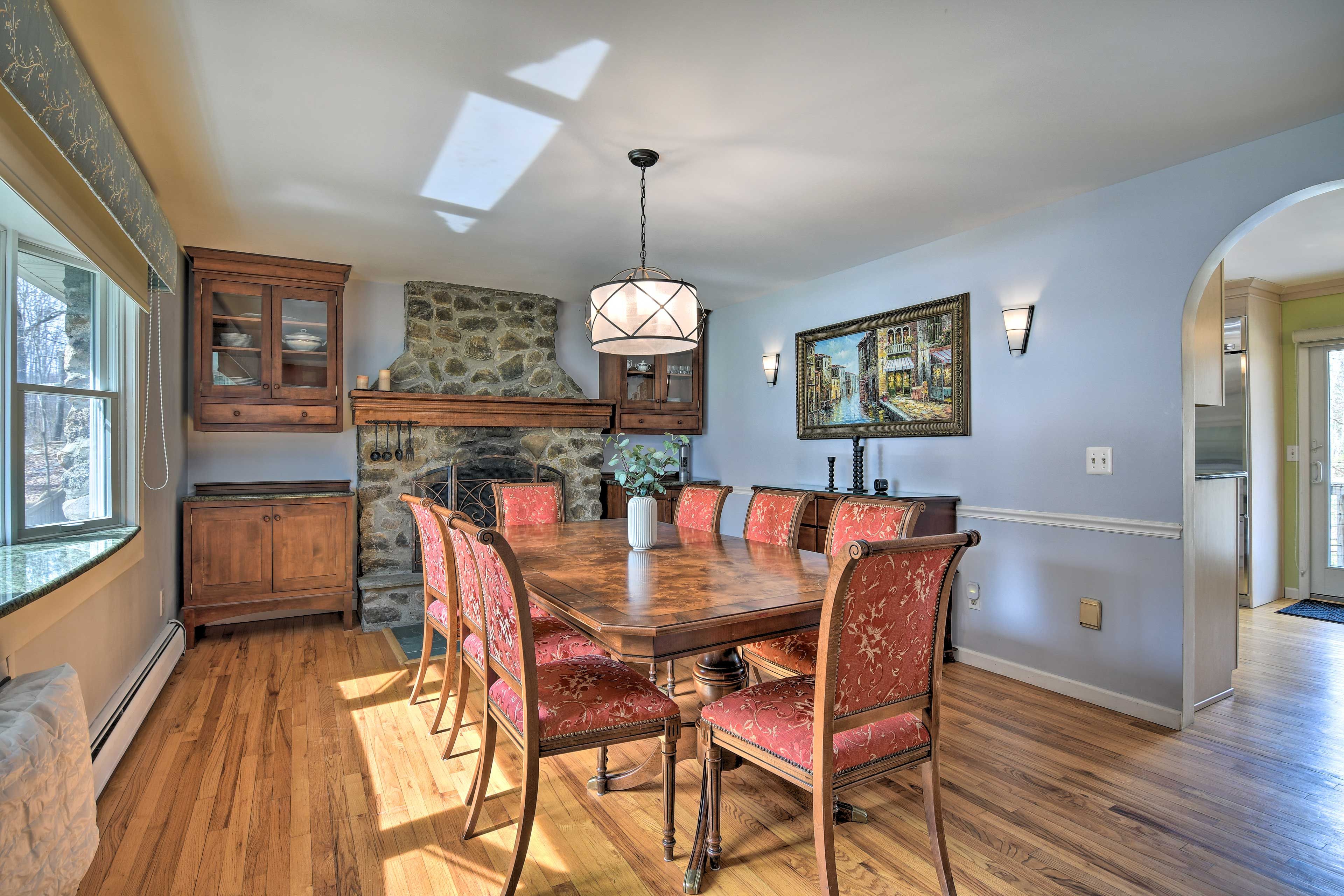 Dining Room | Fireplace (BYOW)