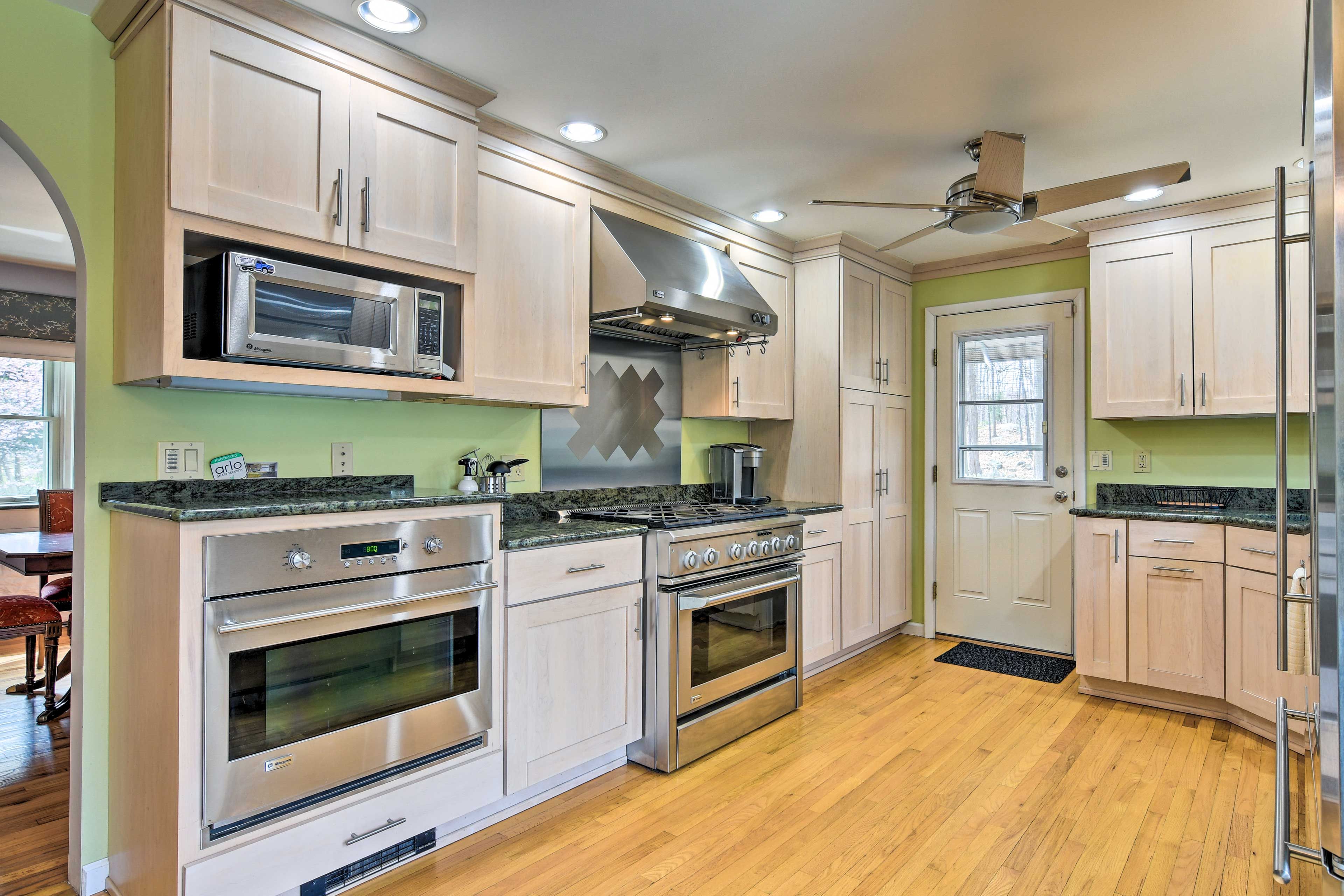 Kitchen | Fully Equipped | Cooking Basics | Dishware & Flatware