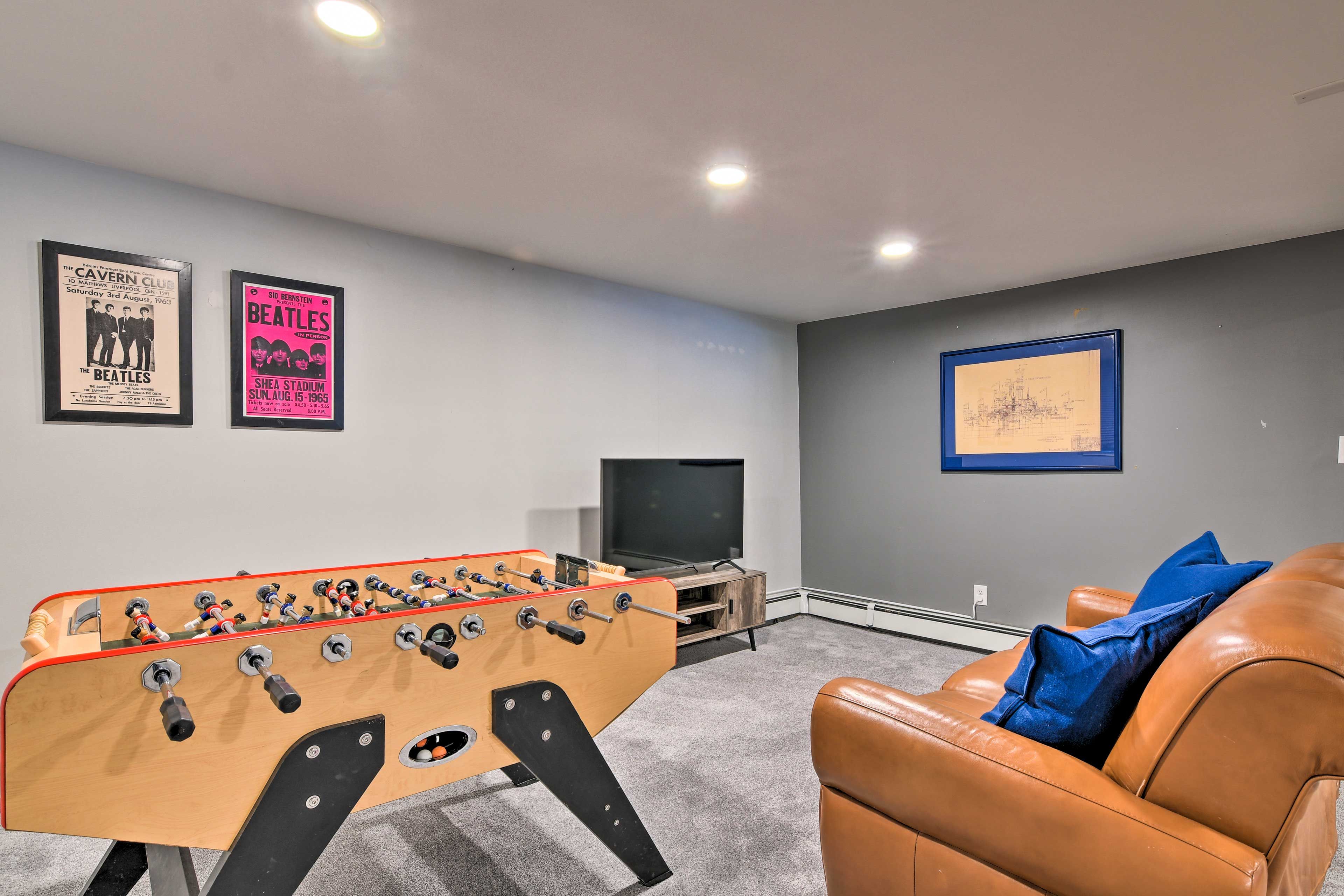 Basement | Game Room | Foosball Table | Smart TV | Nintendo Wii Available