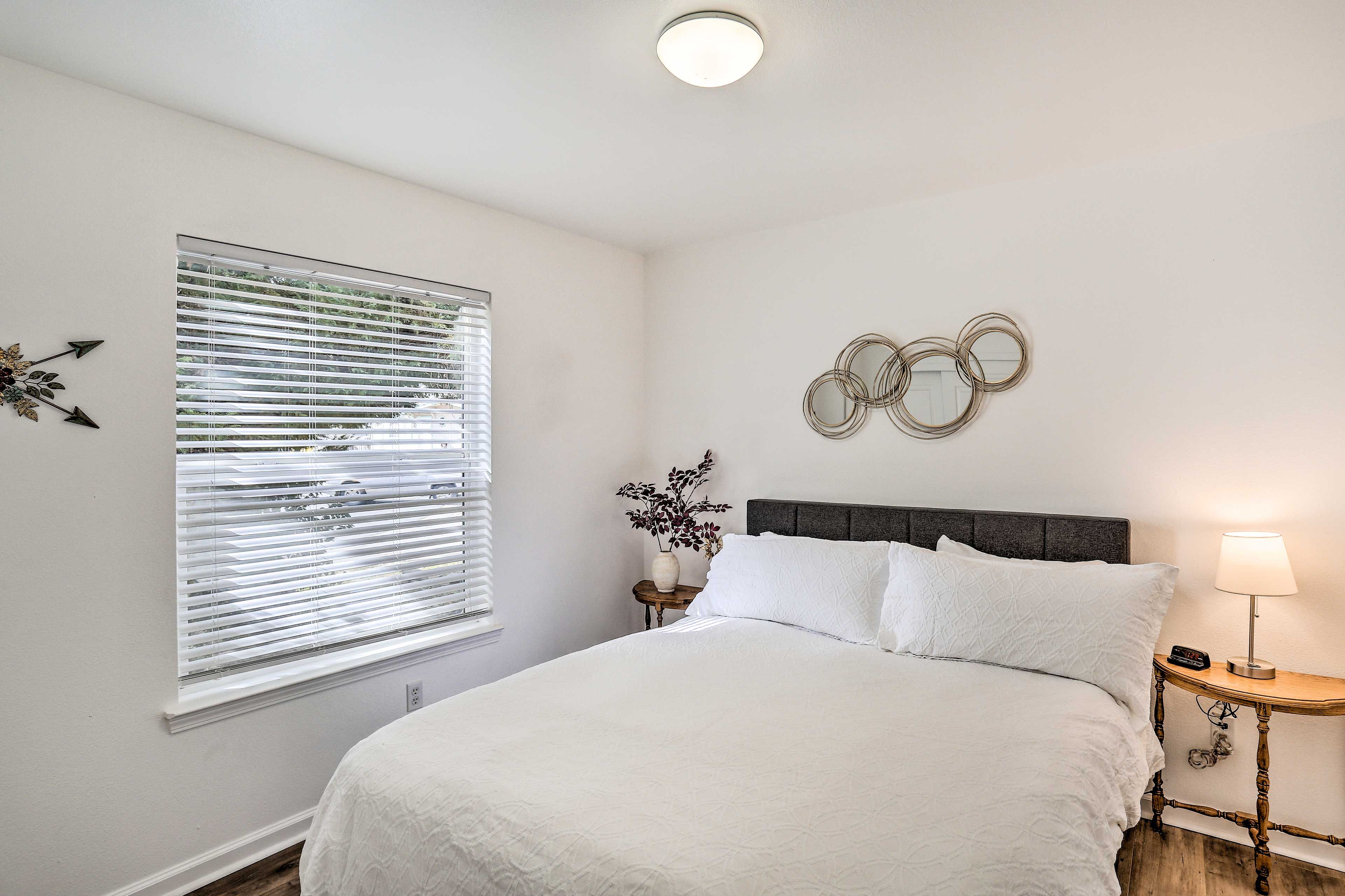 Bedroom 3 | Queen Bed