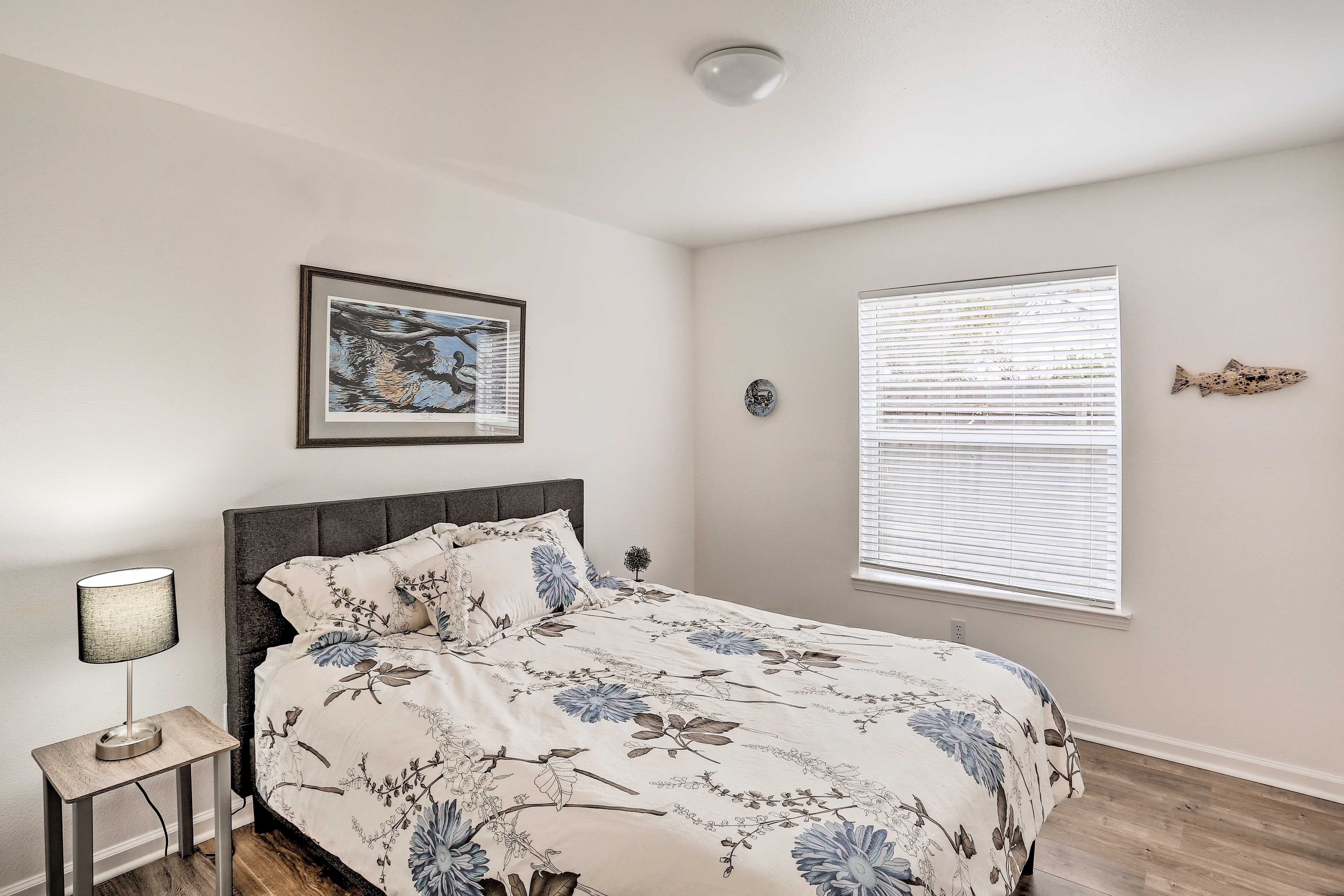 Bedroom 2 | Queen Bed