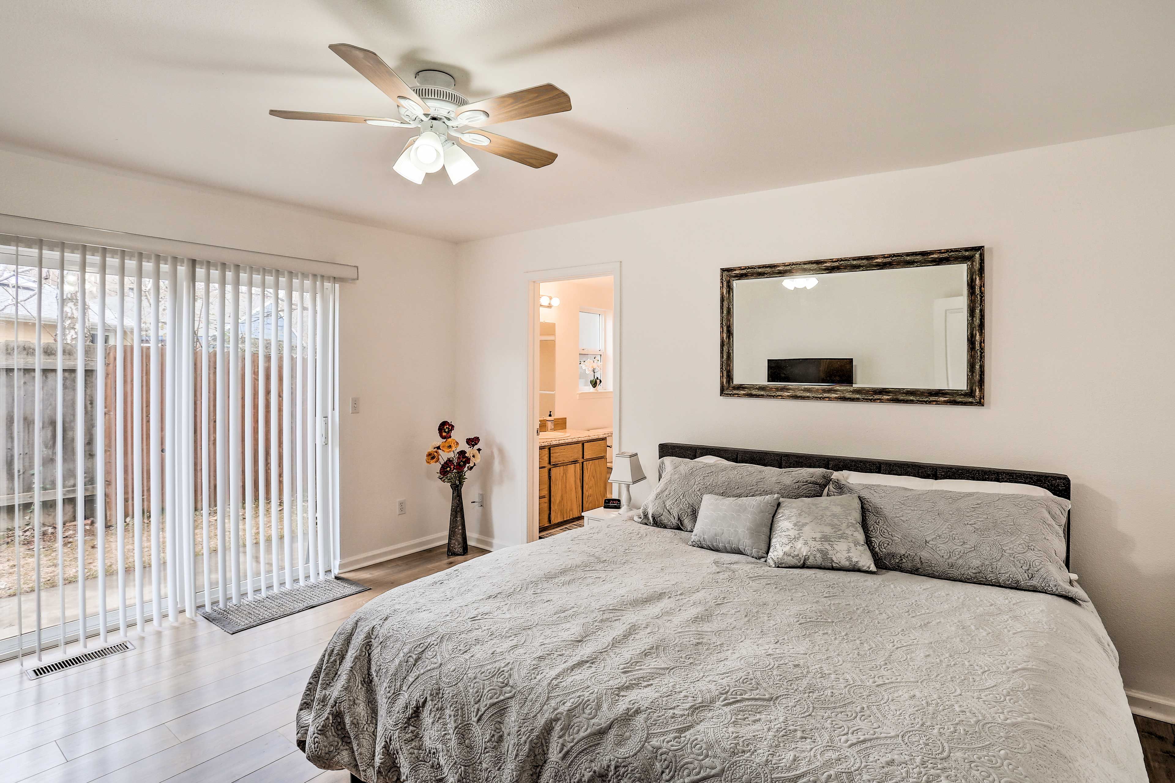 Bedroom 1 | King Bed