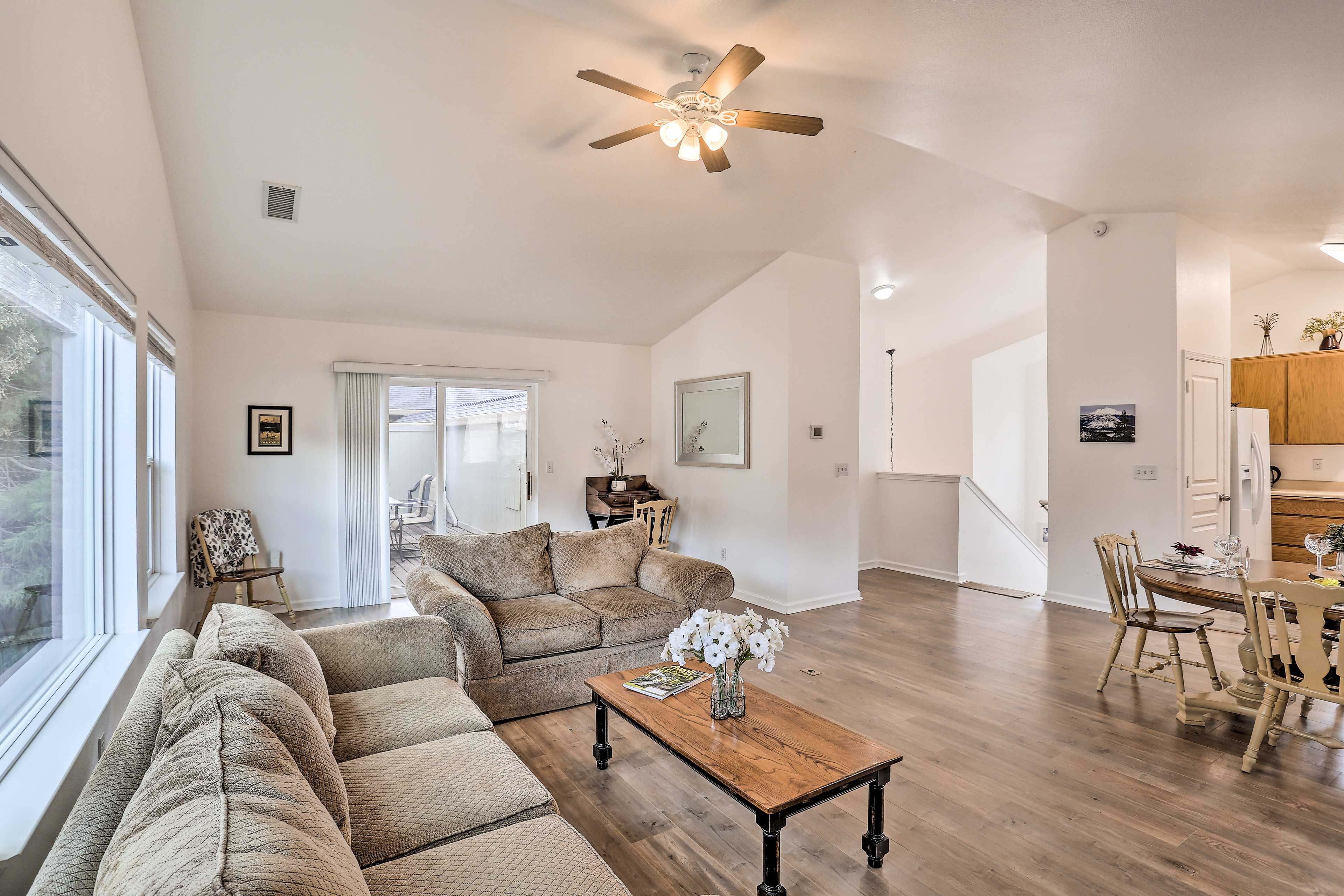 Living Room | Smart TV