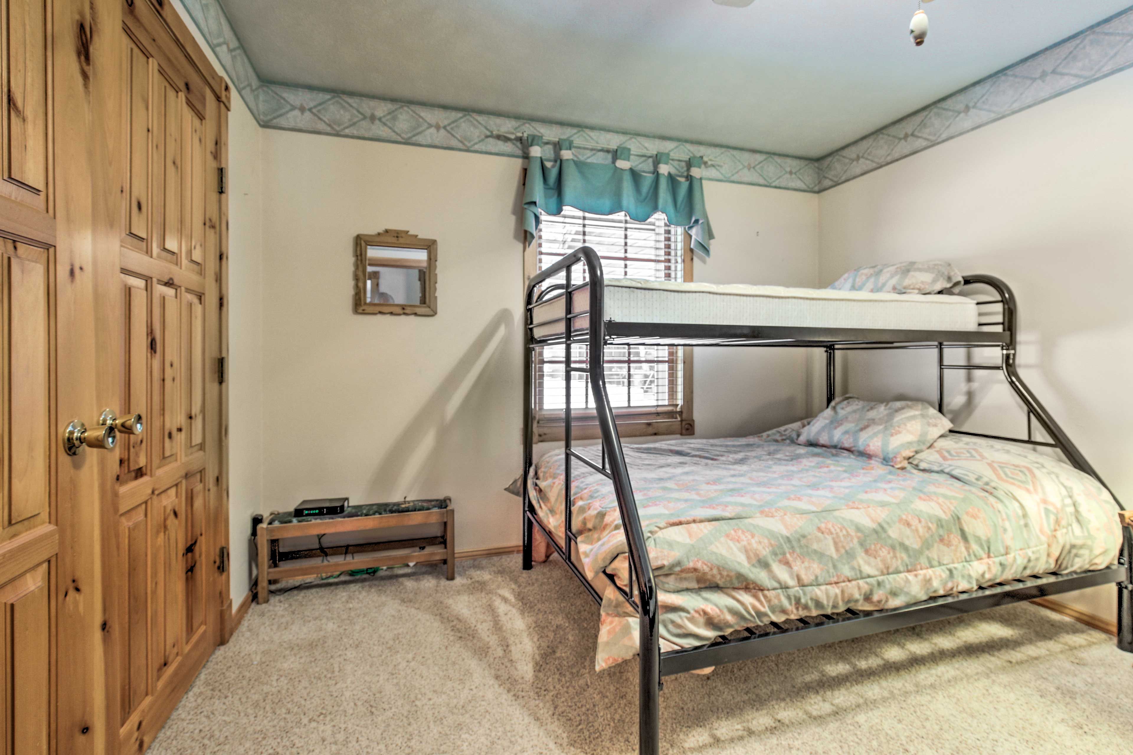 Bedroom 2 | 2 Twin/Full Bunk Beds