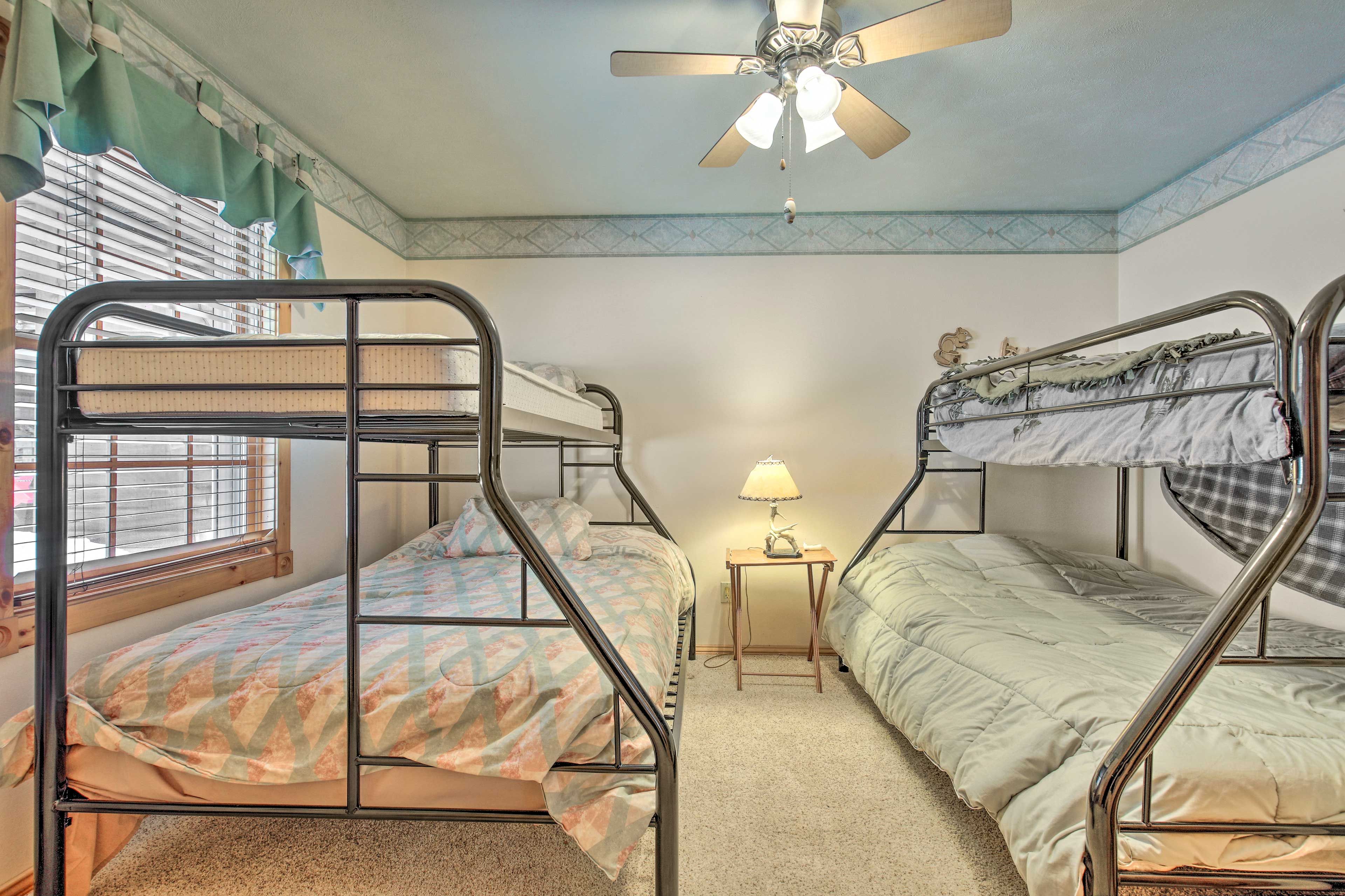 Bedroom 2 | Hangers
