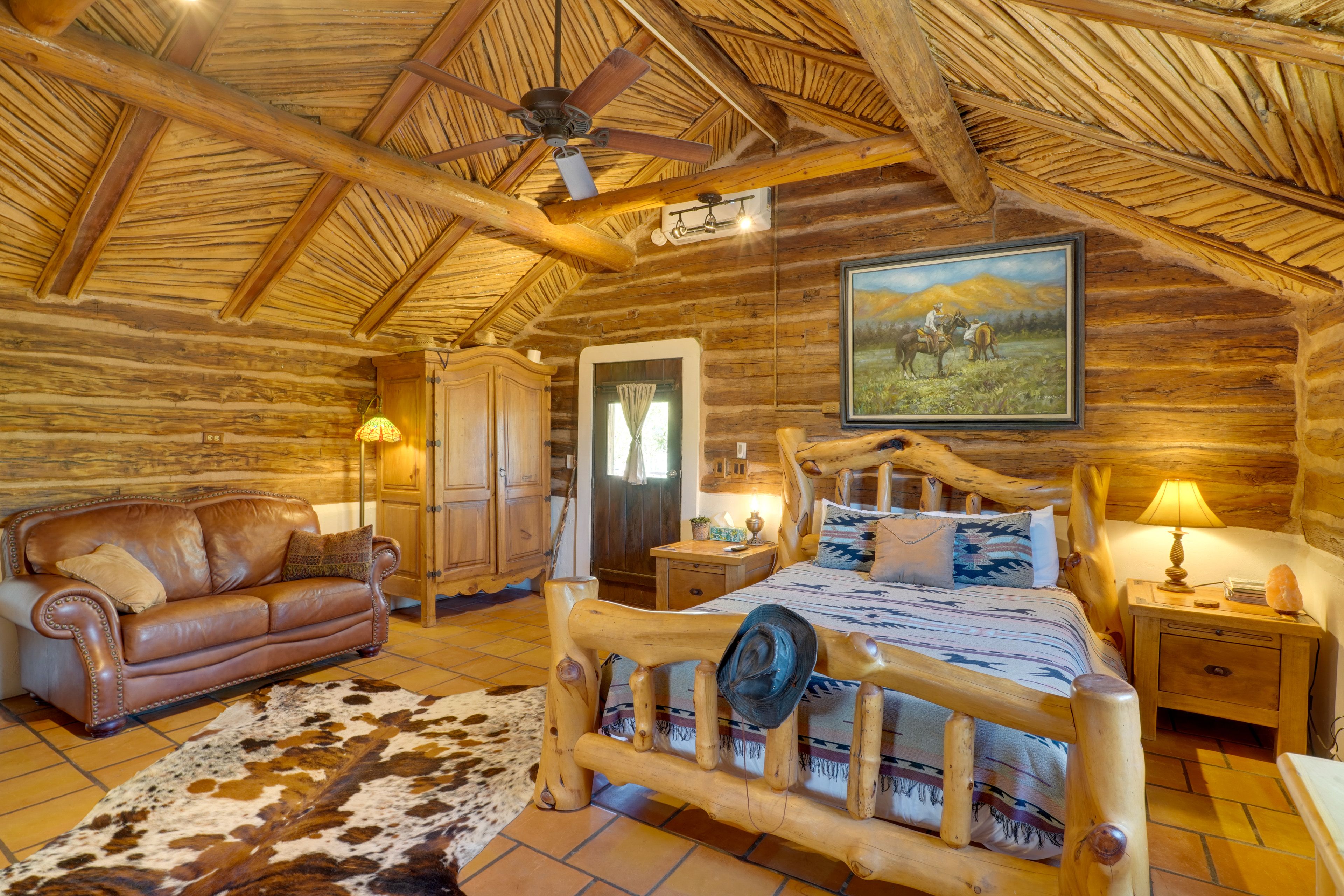 Studio | Queen Bed | Mini-Split Air Conditioning/Heat