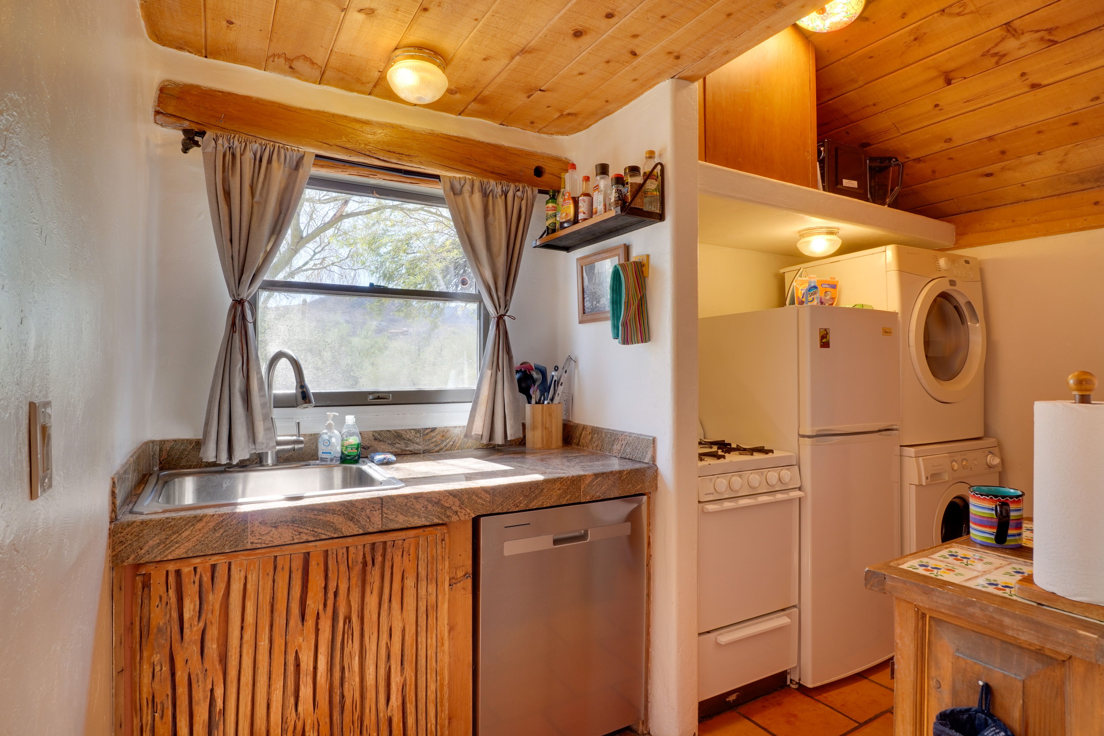 Kitchen | Microwave | Drip Coffee Maker