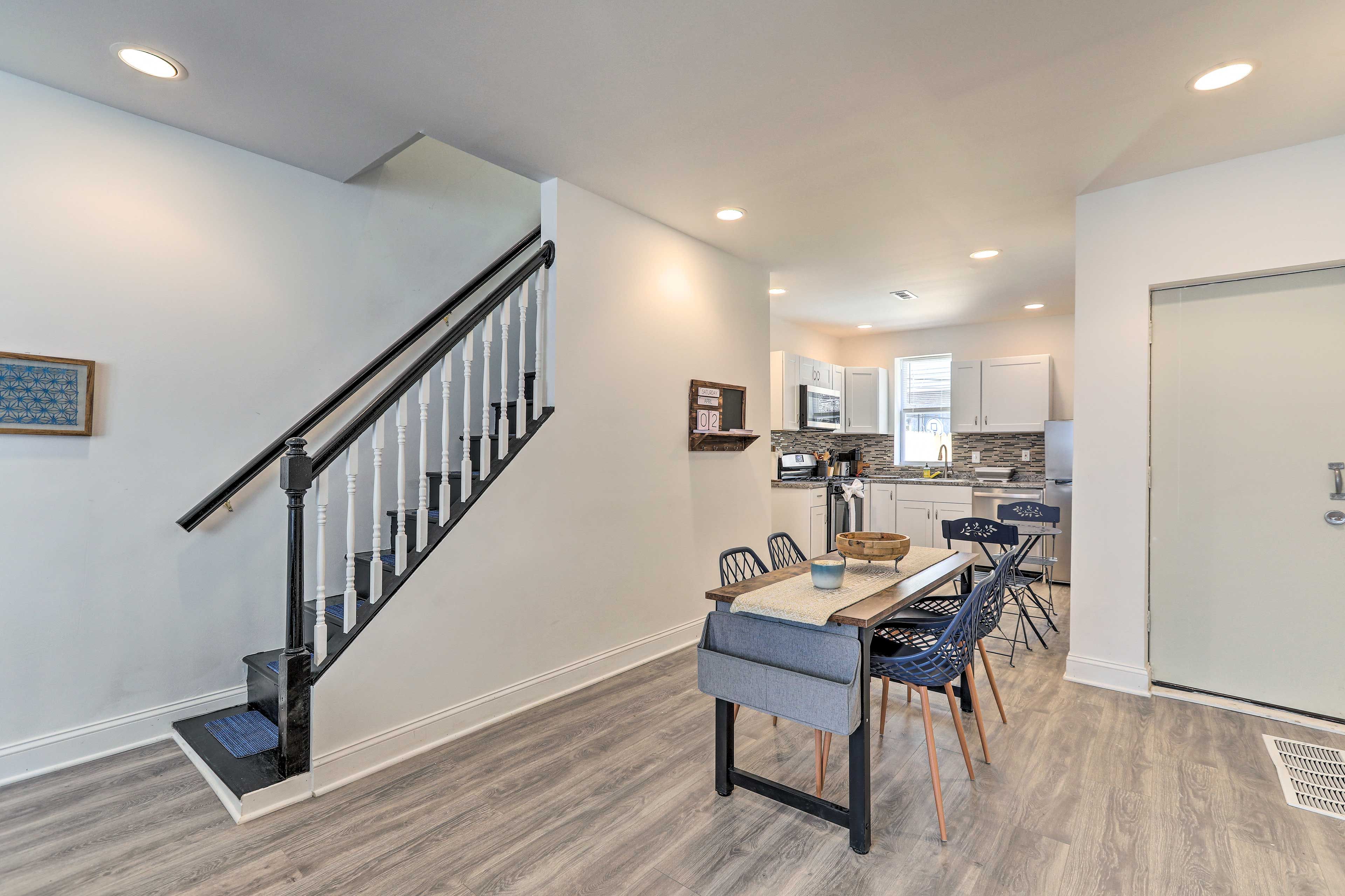 Dining Area | Kitchen