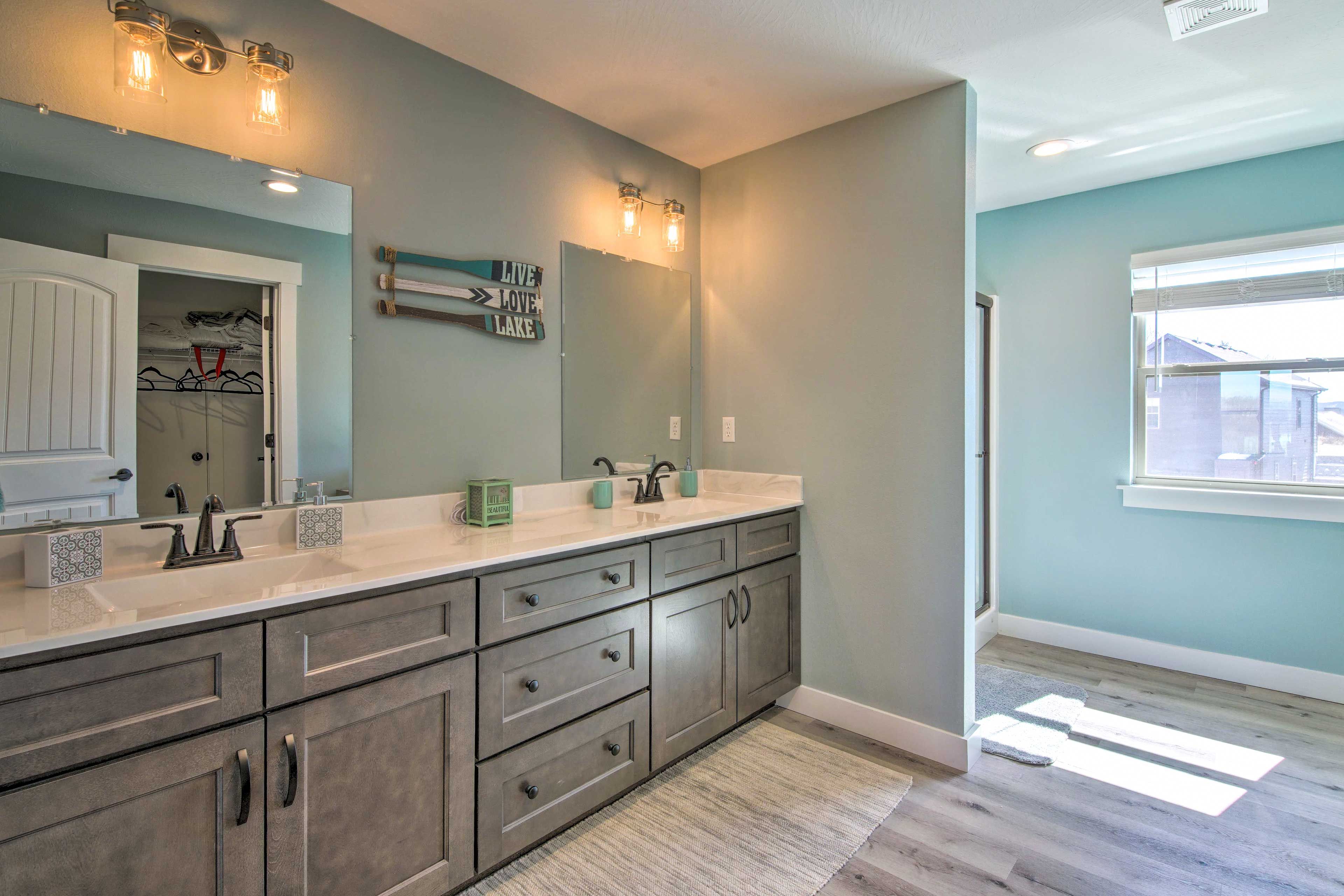 Full Bathroom