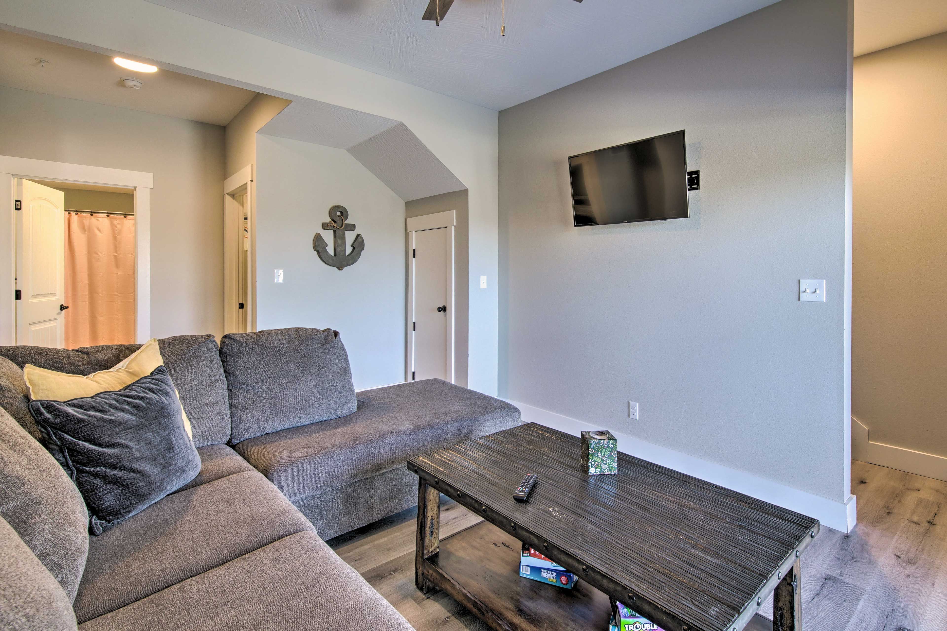 Lower-Level Sitting Room