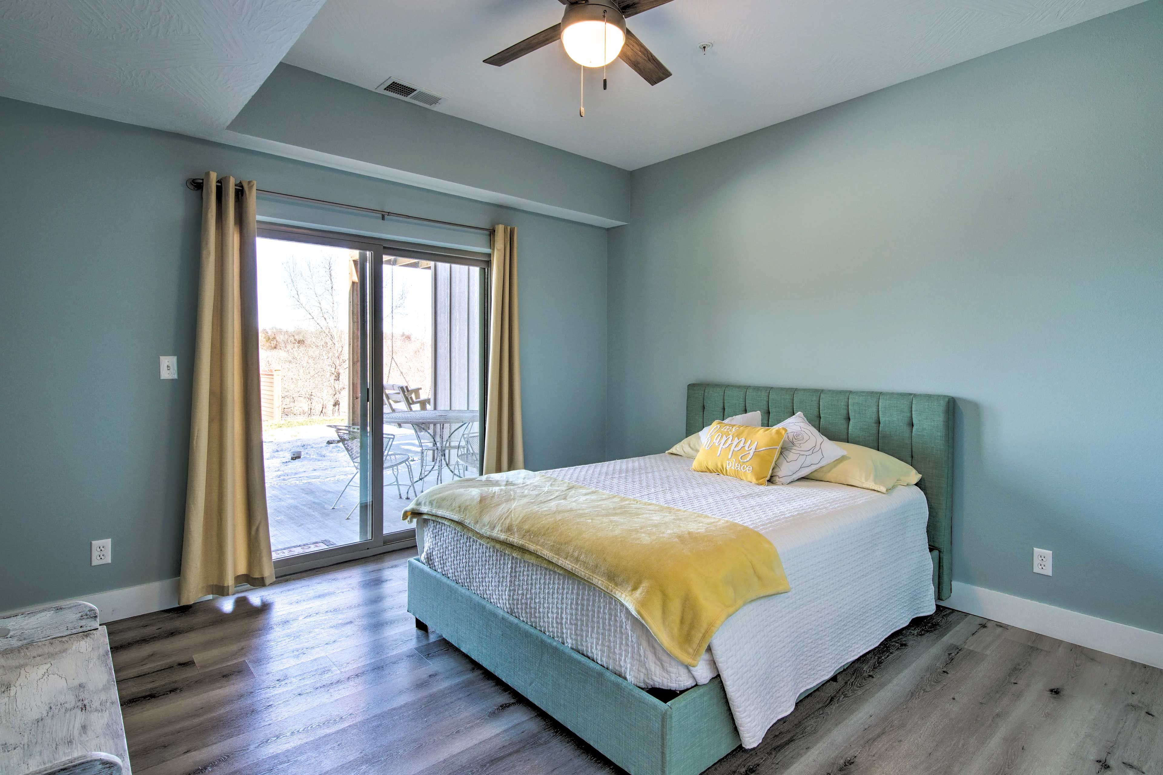 Bedroom 3 | Queen Bed