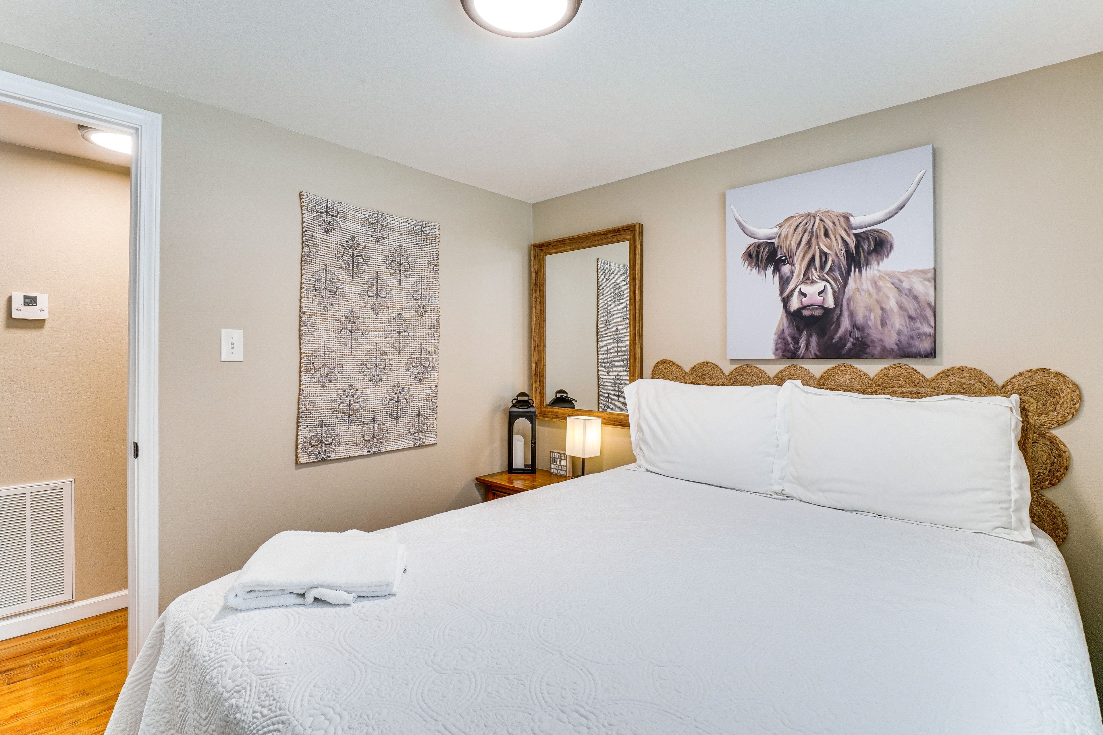 Bedroom 3 | Queen Bed