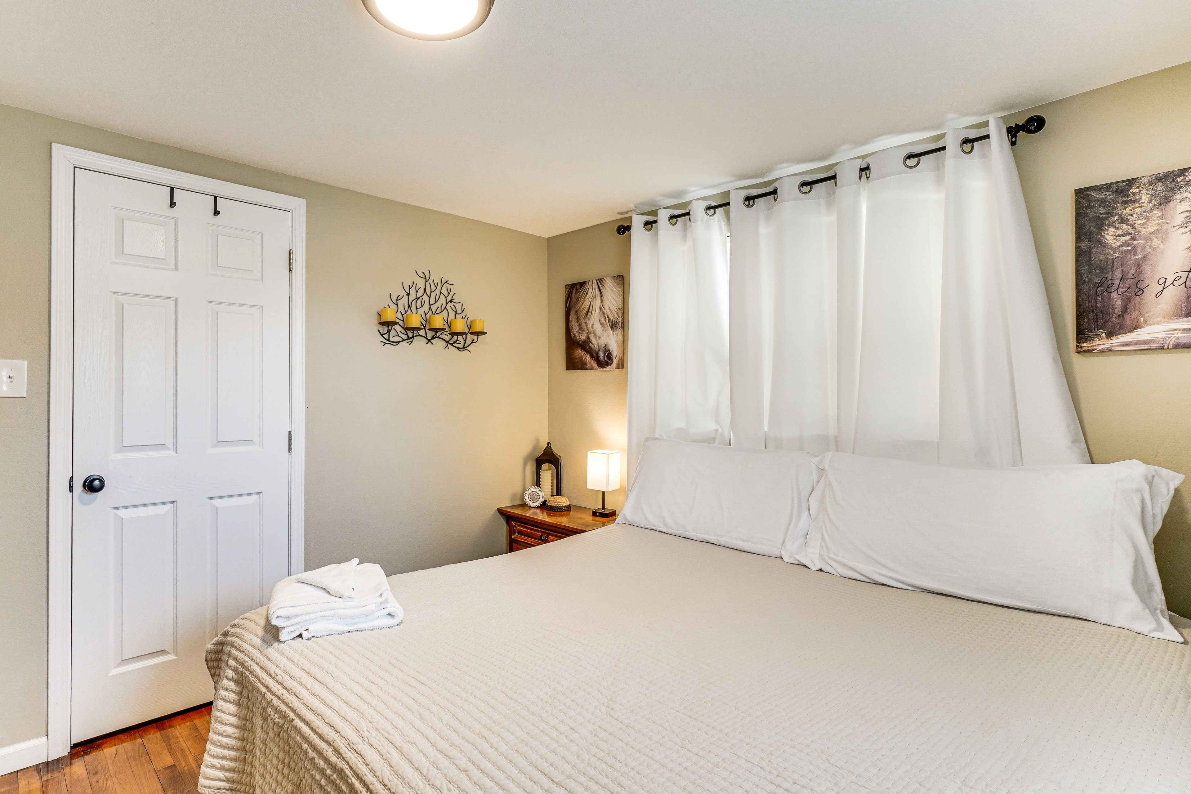 Bedroom 2 | King Bed