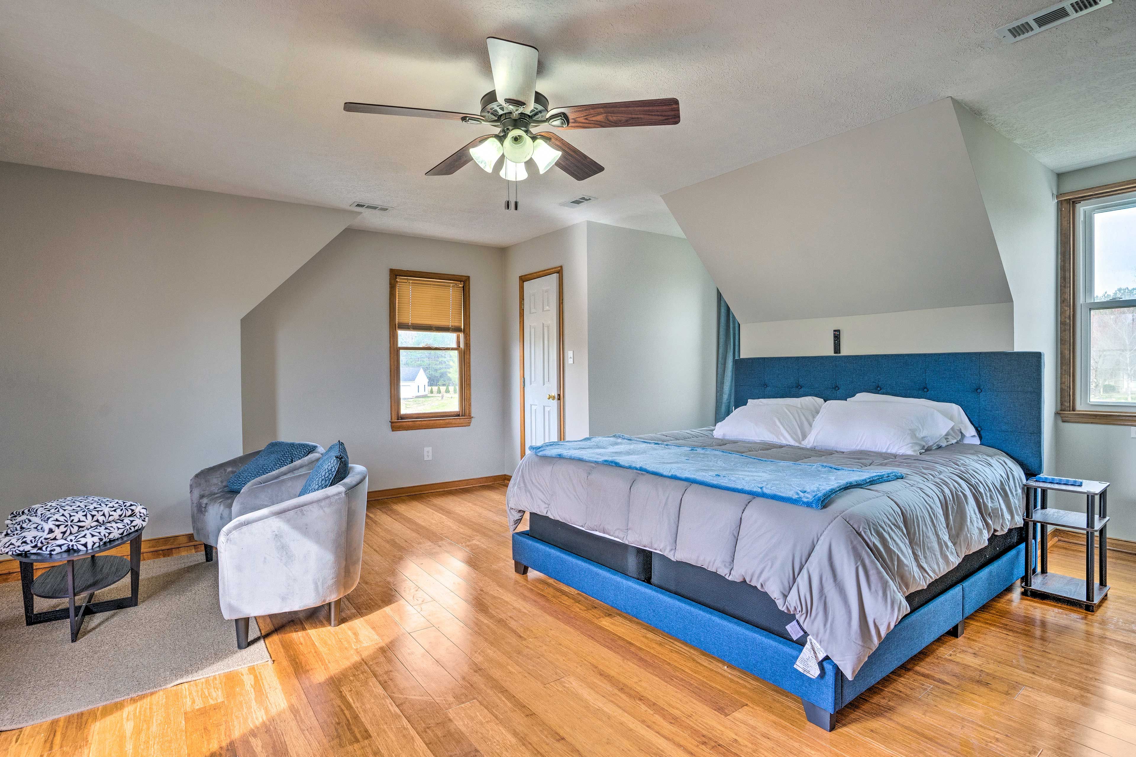 Bedroom 4 | King Bed