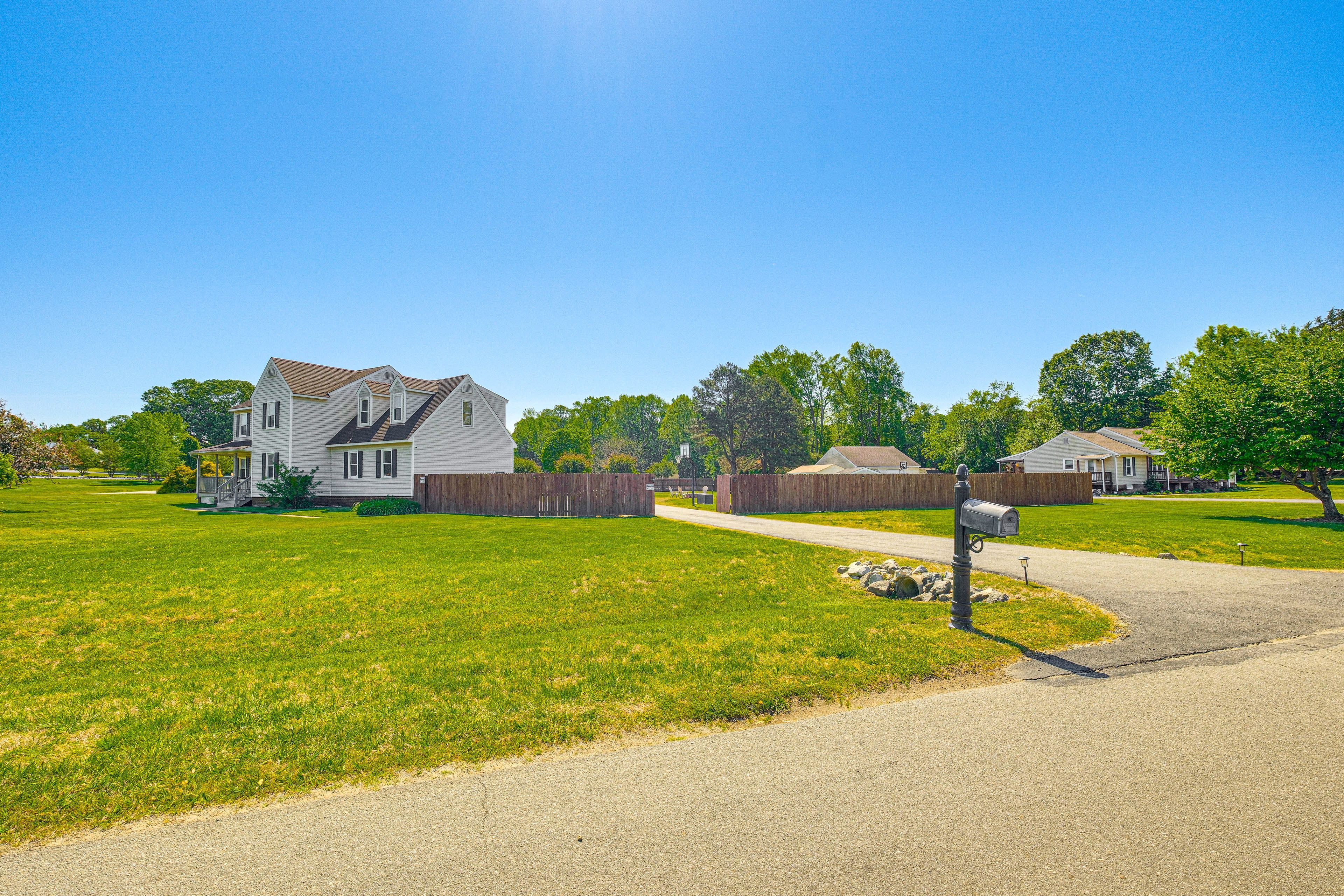 Parking | Driveway (5 Vehicles) | Boat Parking Allowed