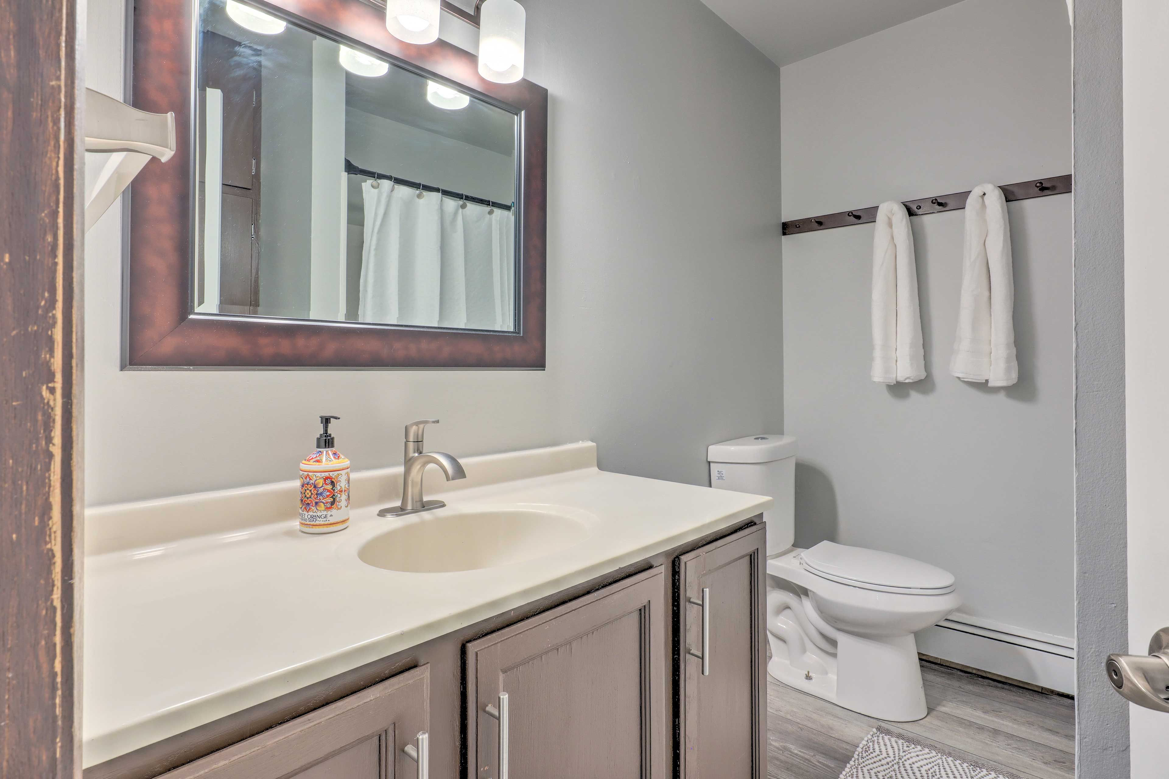 Full Bathroom | Hair Dryer