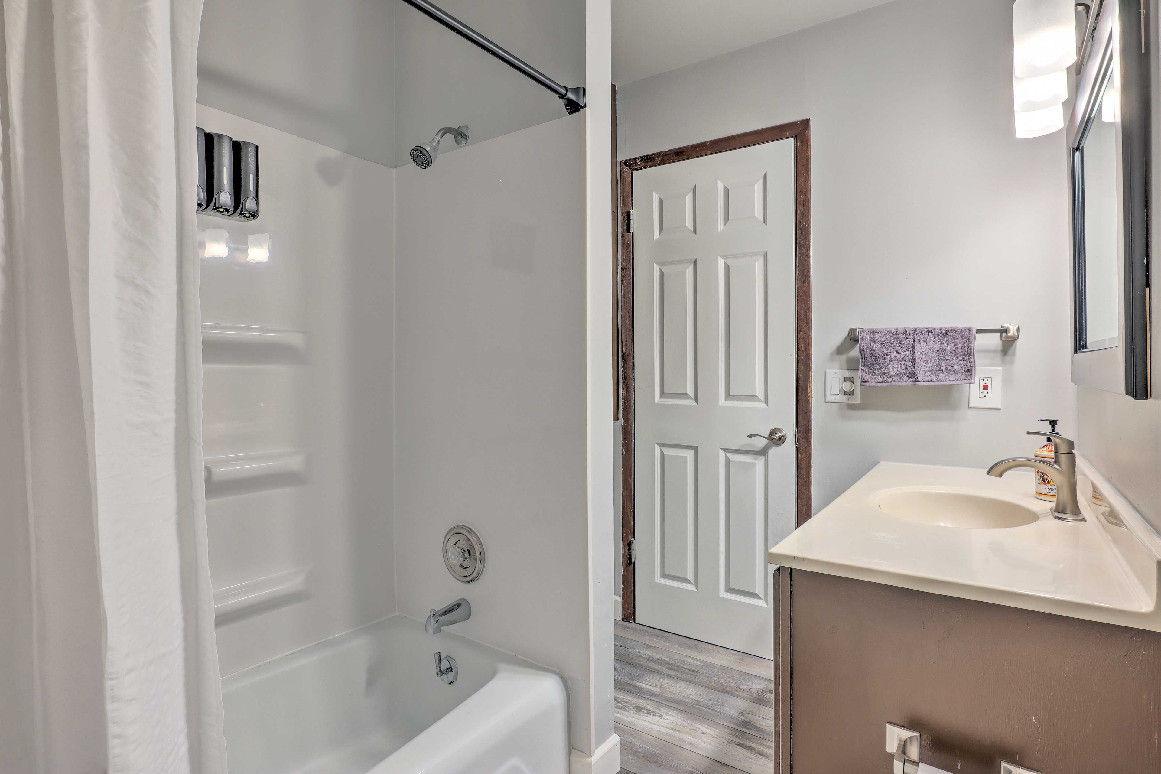 Full Bathroom
