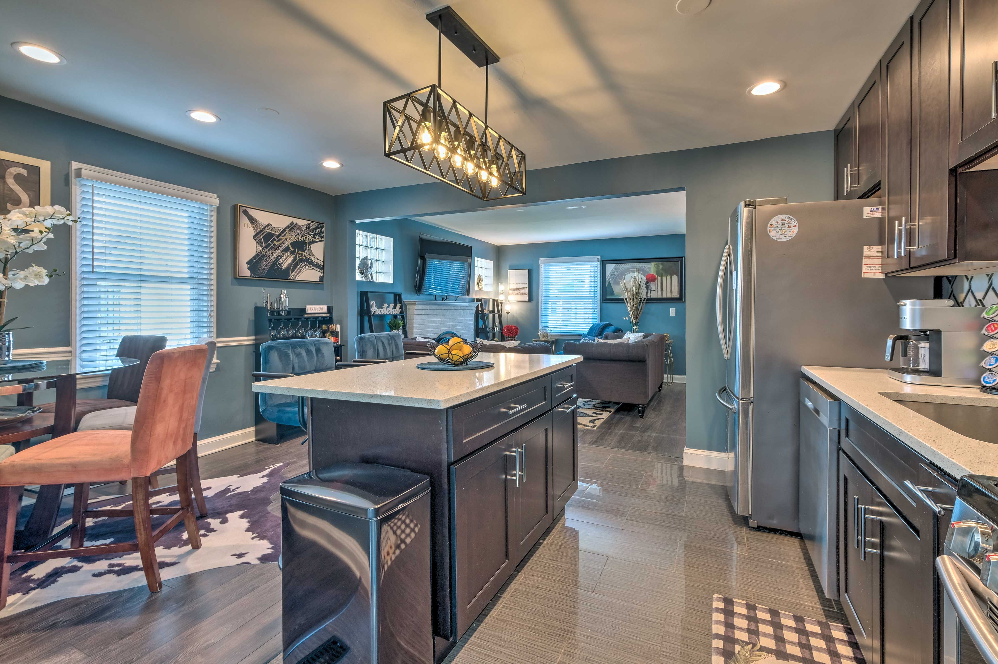 Fully Equipped Kitchen | Dishware & Flatware