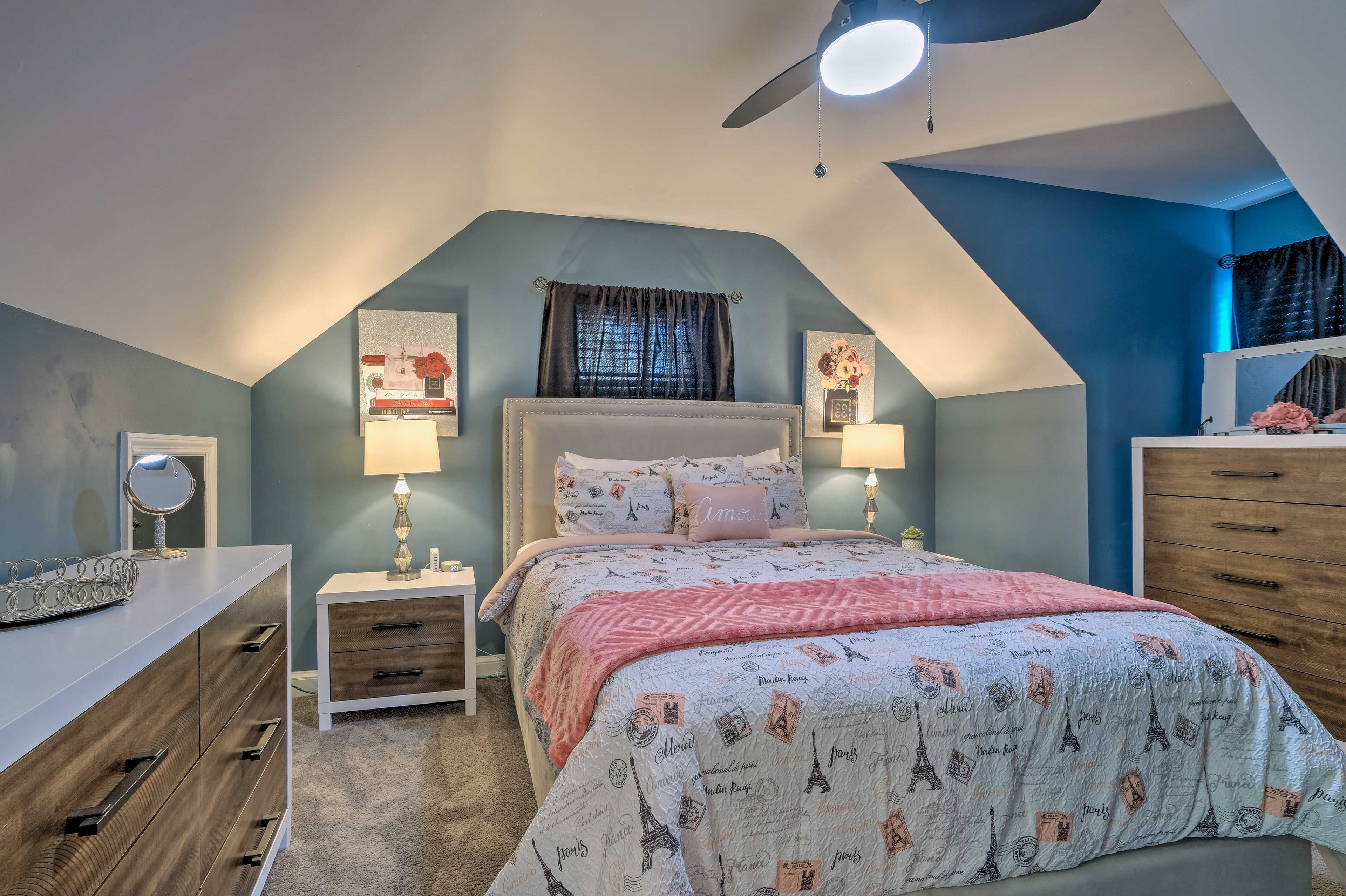 Bedroom 2 | 2nd Floor | Queen Bed