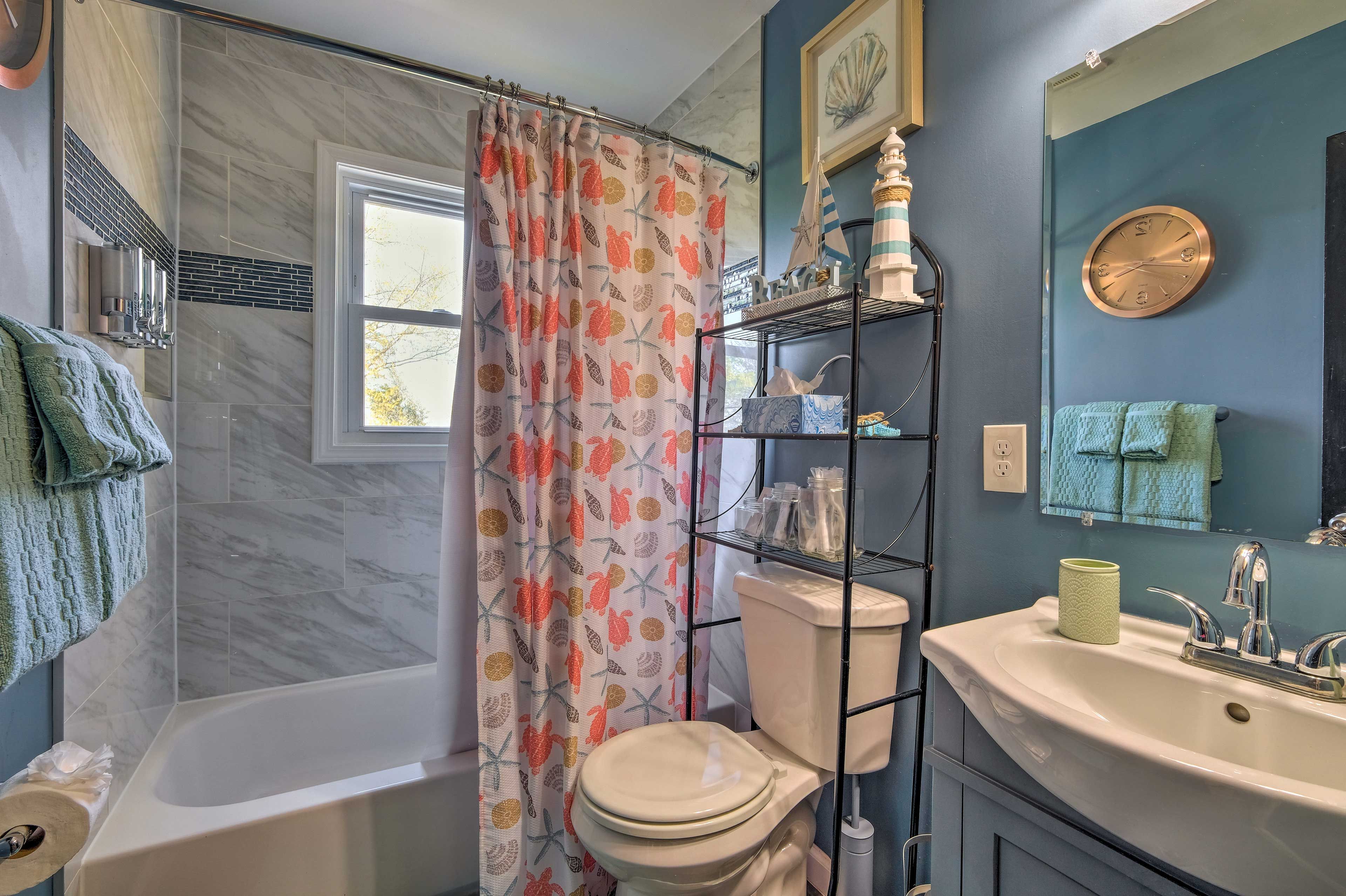 Bathroom | 2nd Floor | Complimentary Toiletries | Hair Dryer