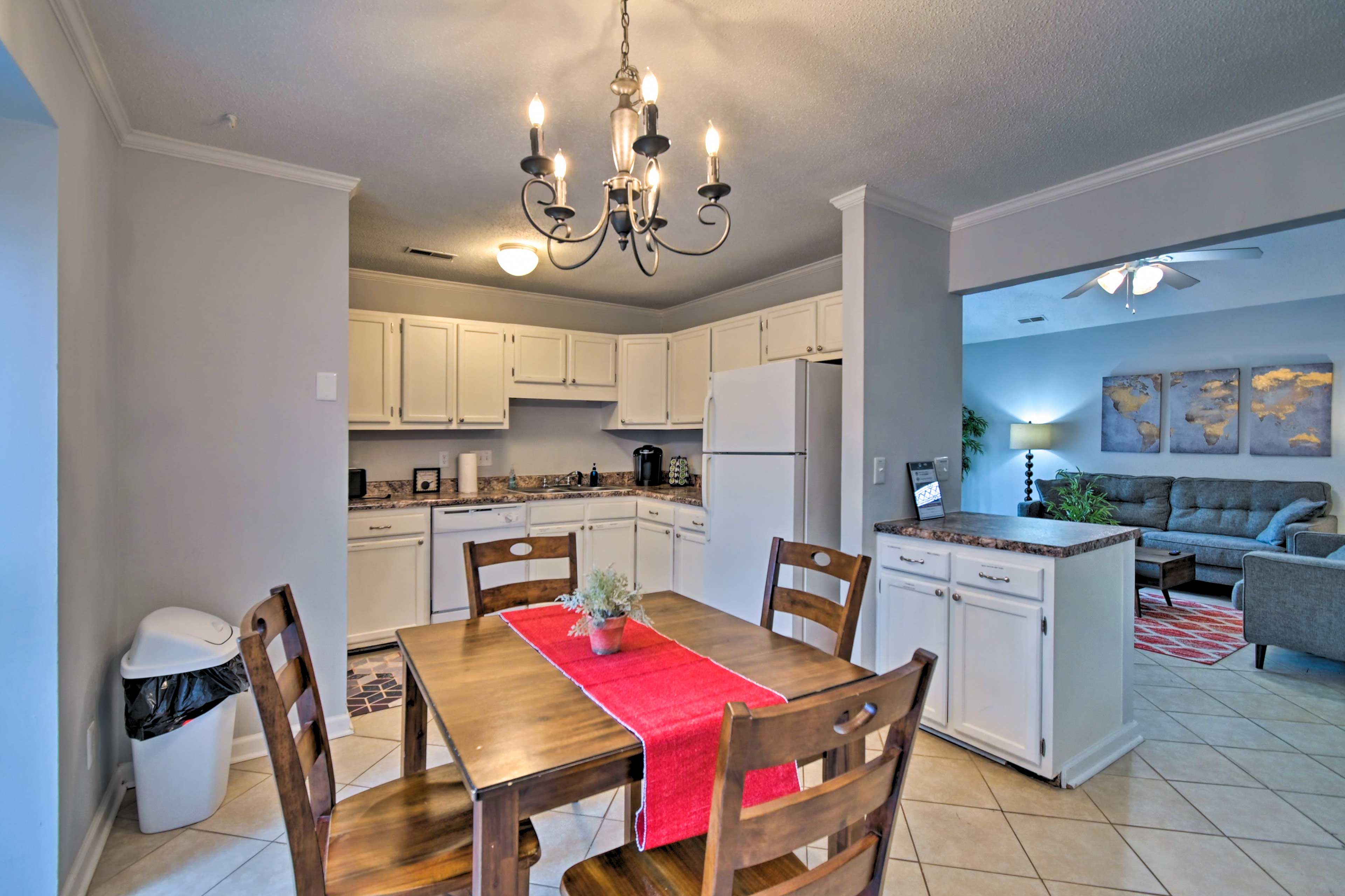 Dining Area | Kitchen