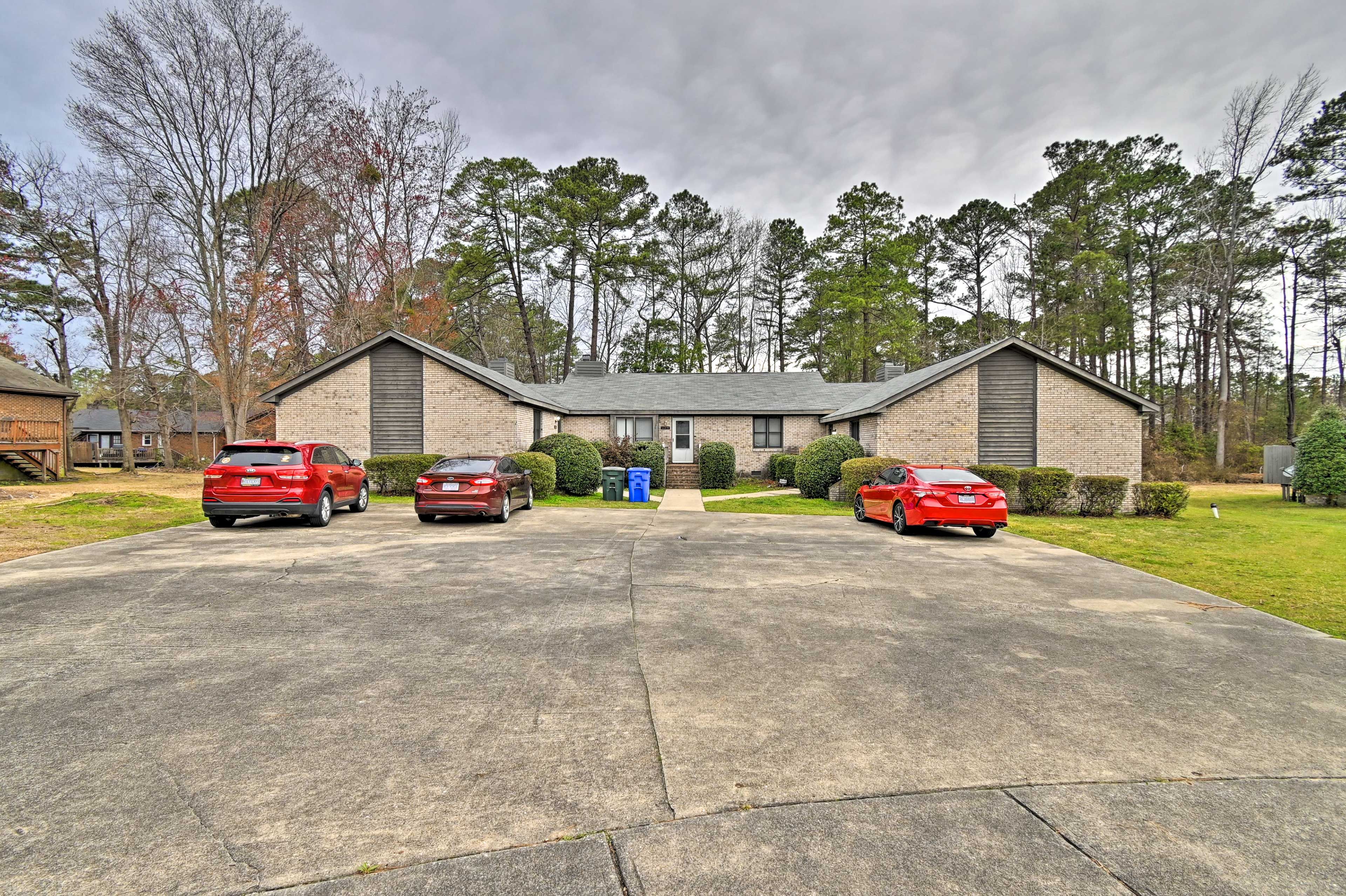 Parking | Driveway (3 Vehicles) | RV/Trailer Parking | Street Parking