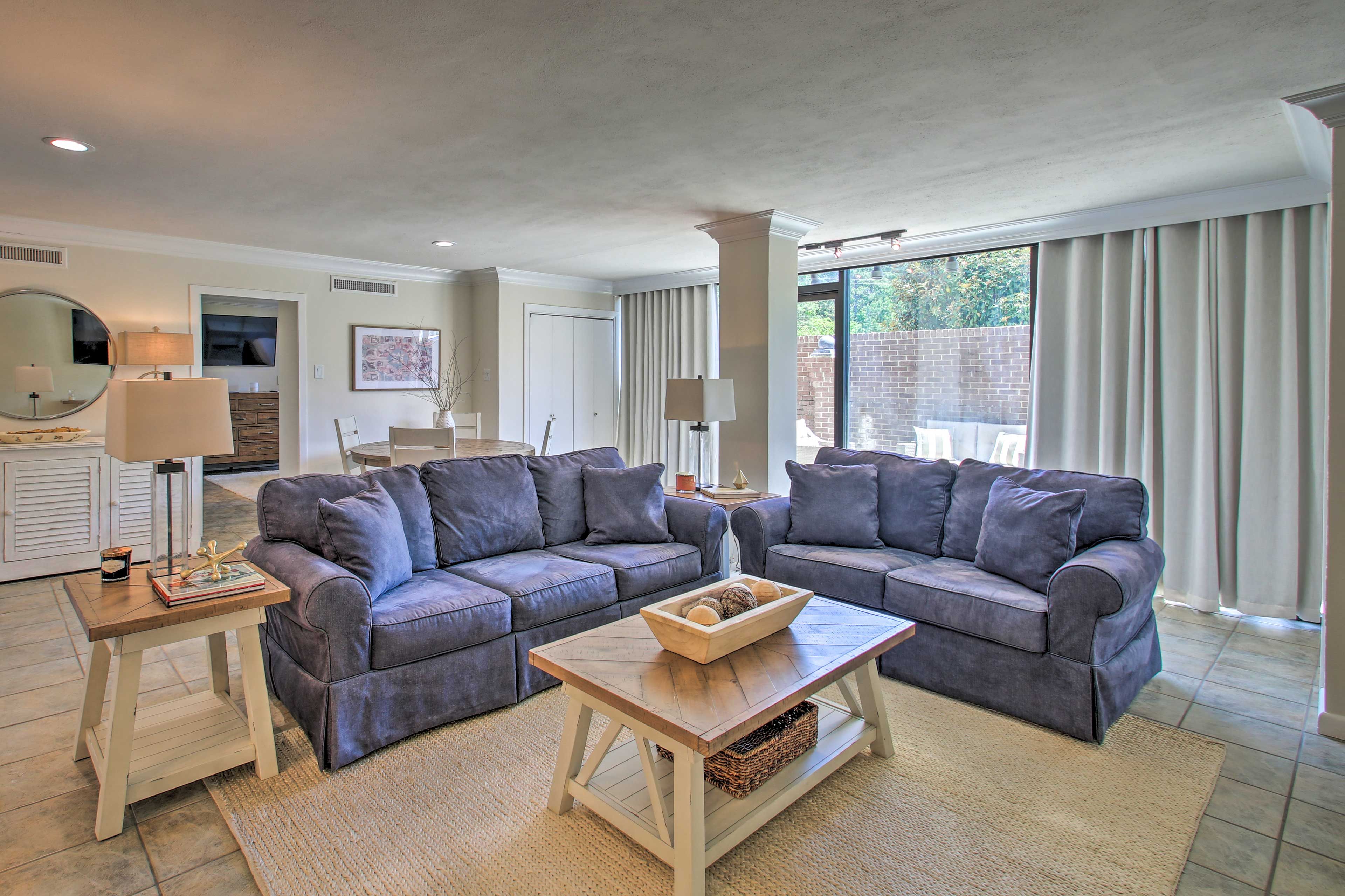 Living Area | Internet Access