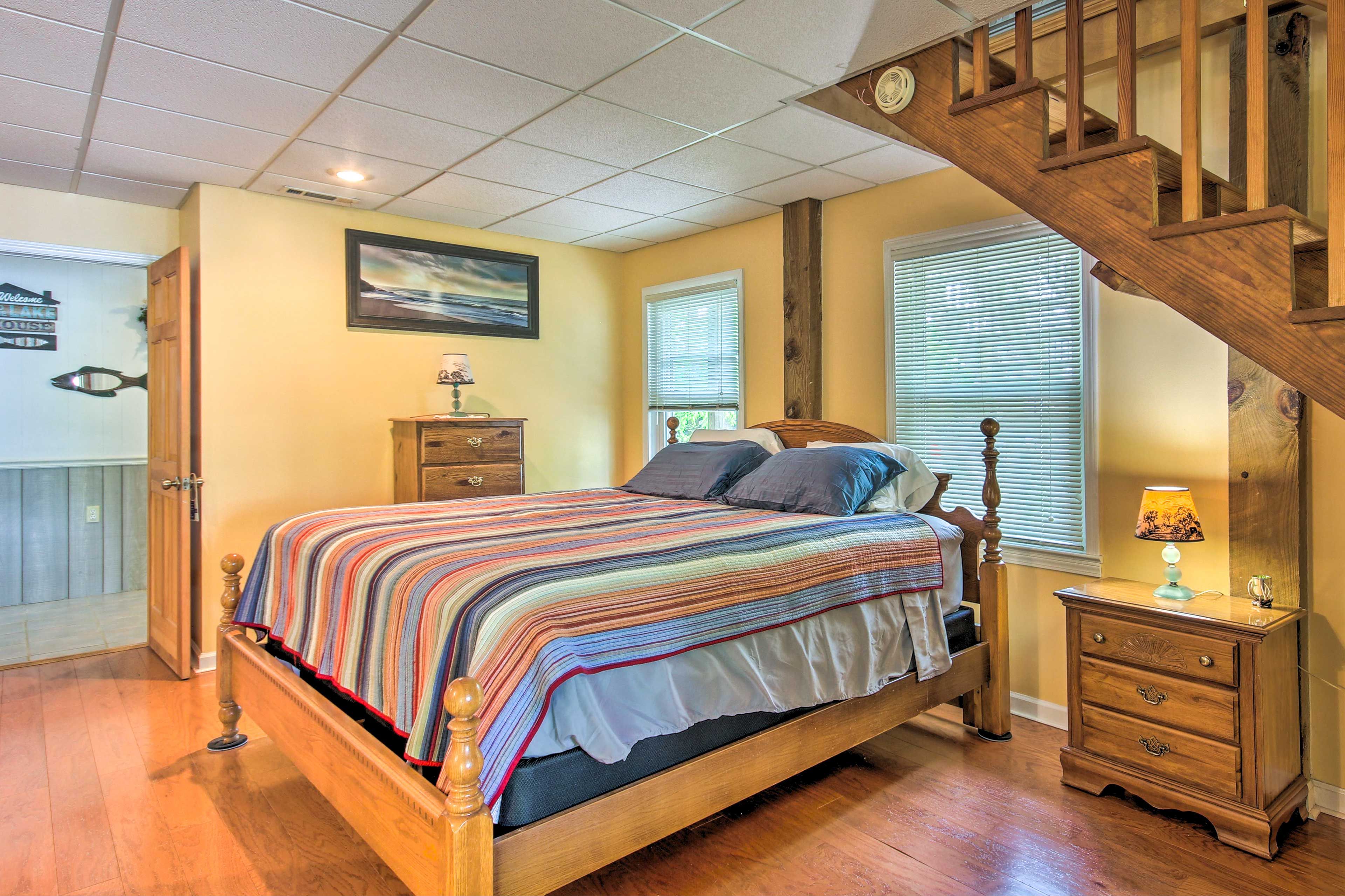 Bedroom Suite | King Bed