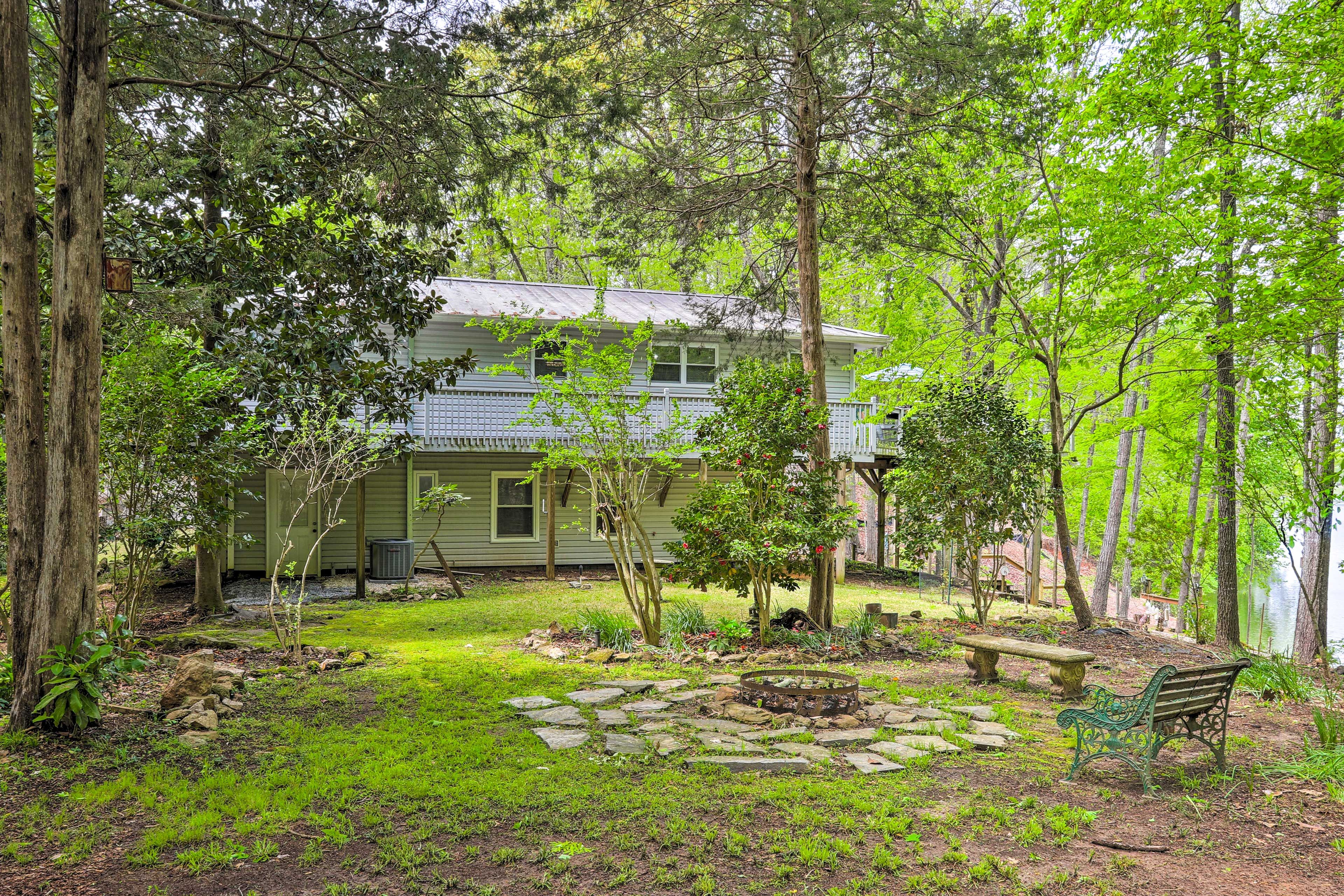 Abbeville Vacation Rental | 3BR | 2BA | 1,850 Sq Ft | Stairs Required