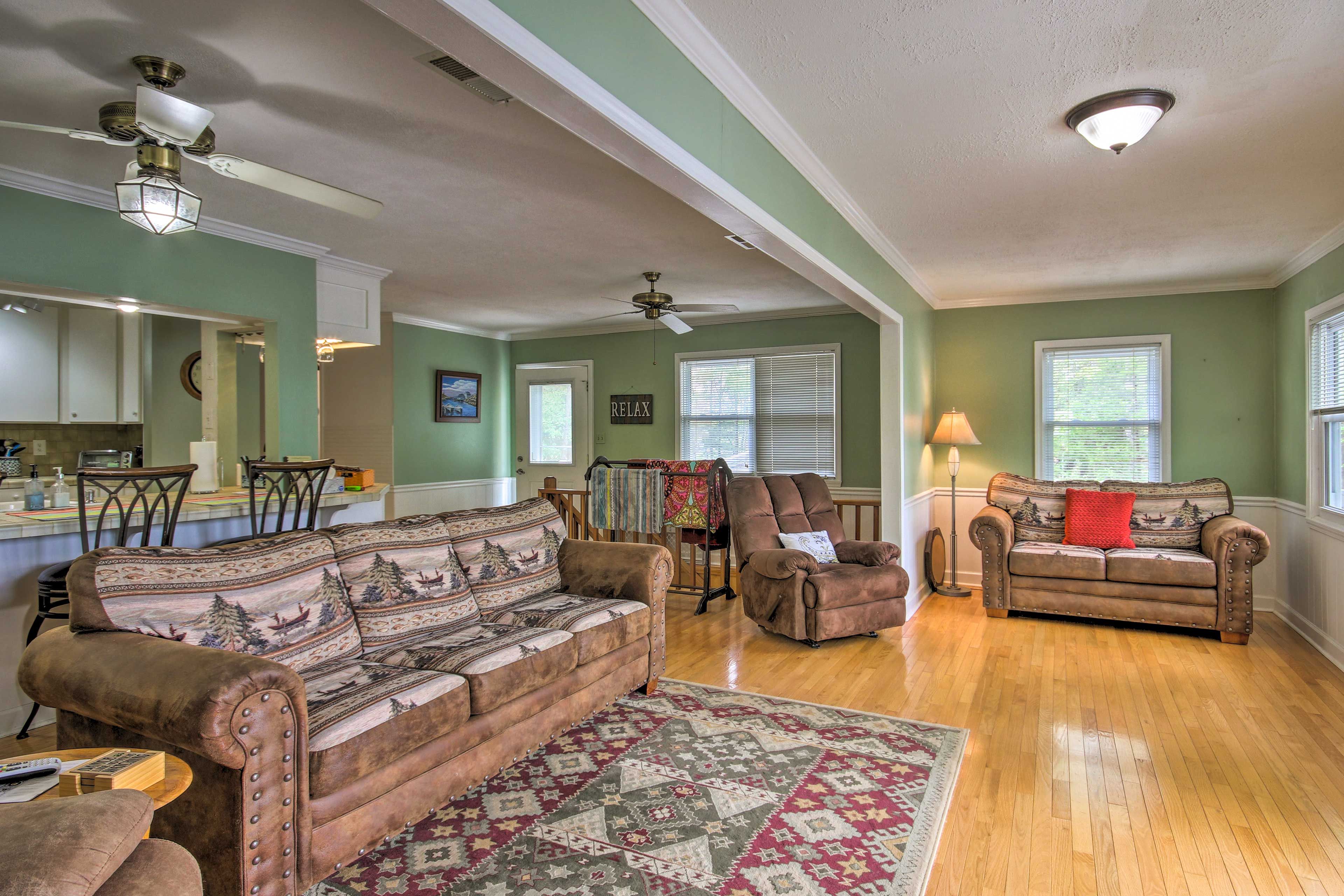 Living Room | DirecTV | Central A/C