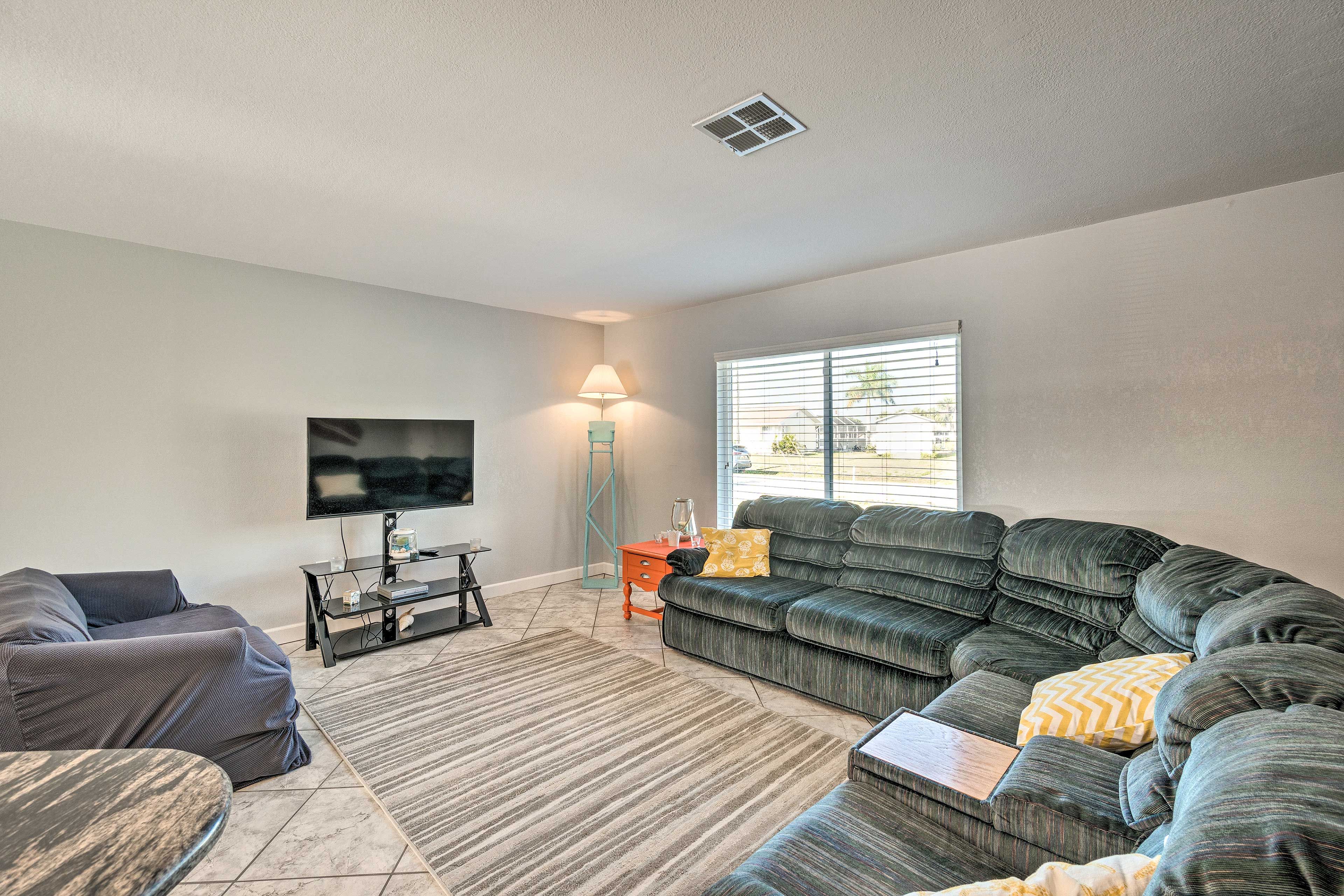 Living Room | Smart TV