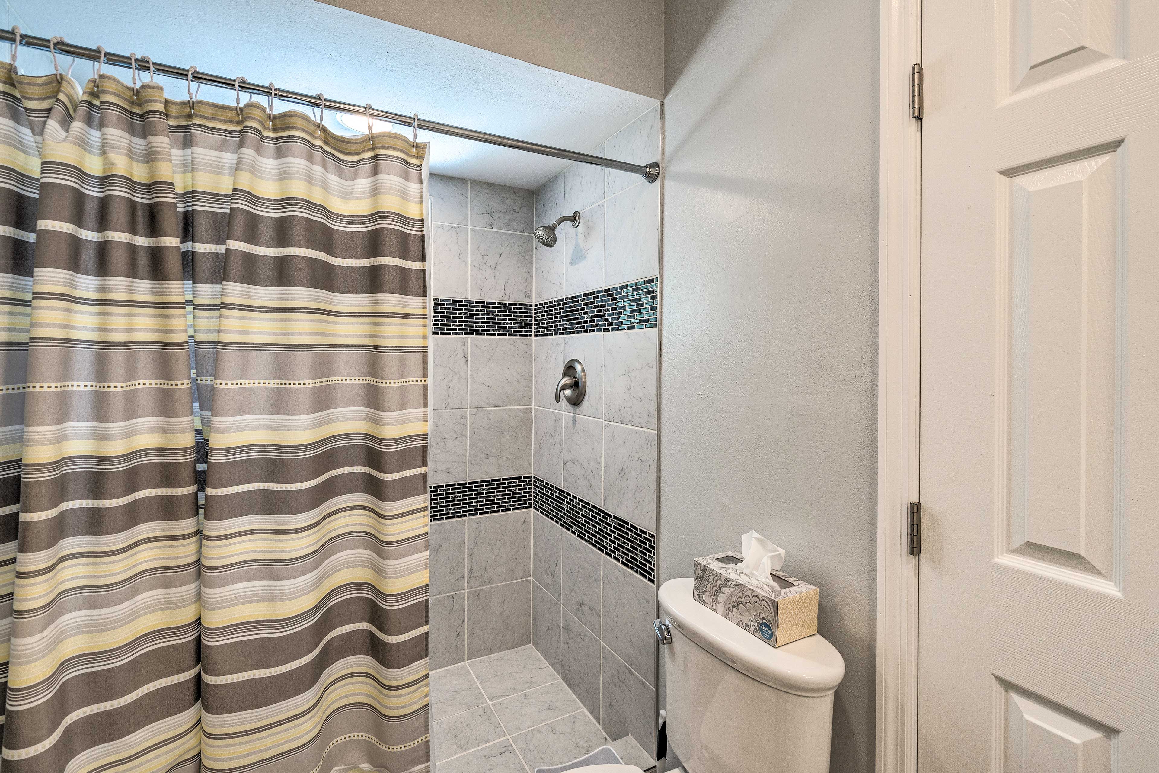 En-Suite Bathroom | Towels Provided